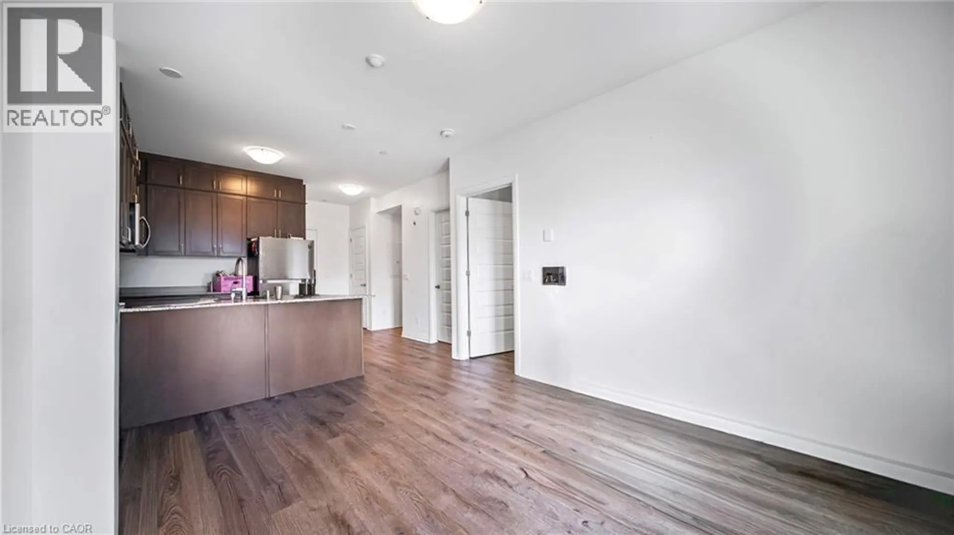 #004 95 DUNDAS STREET - Image 7