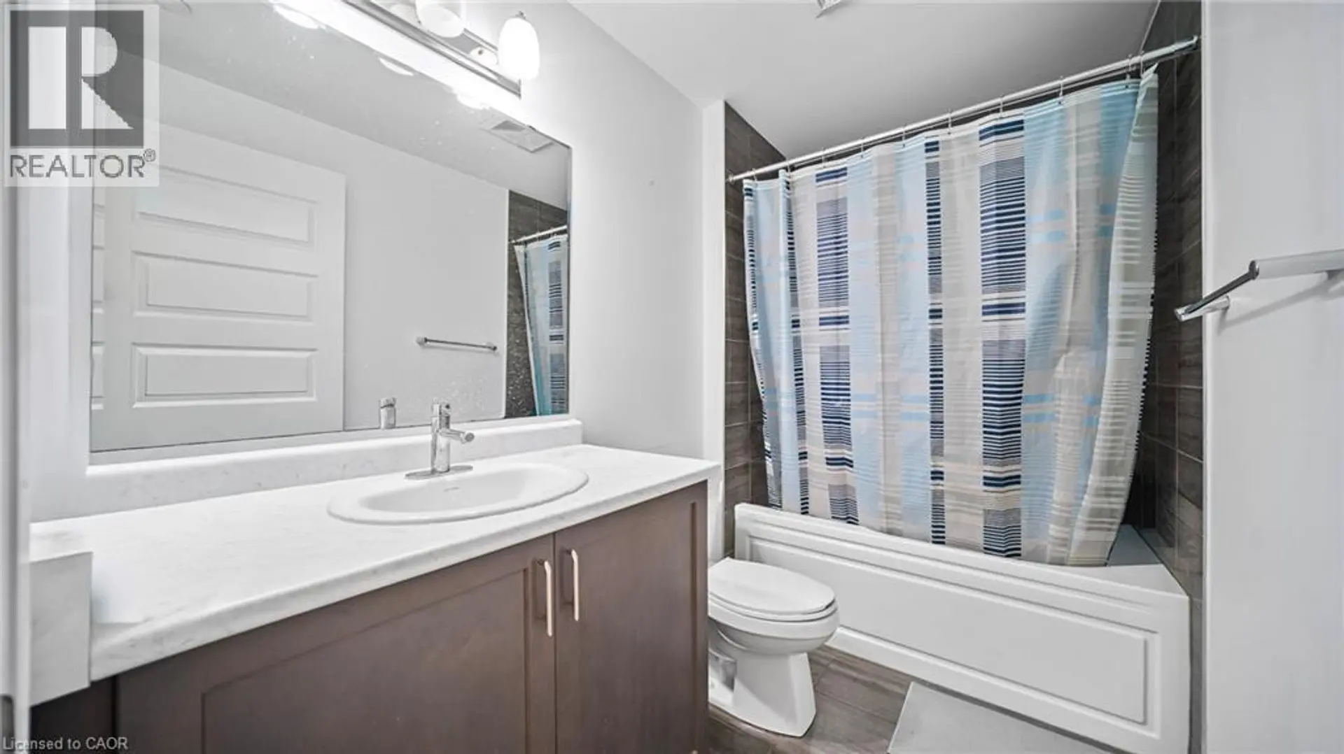 #004 95 DUNDAS STREET - Image 8