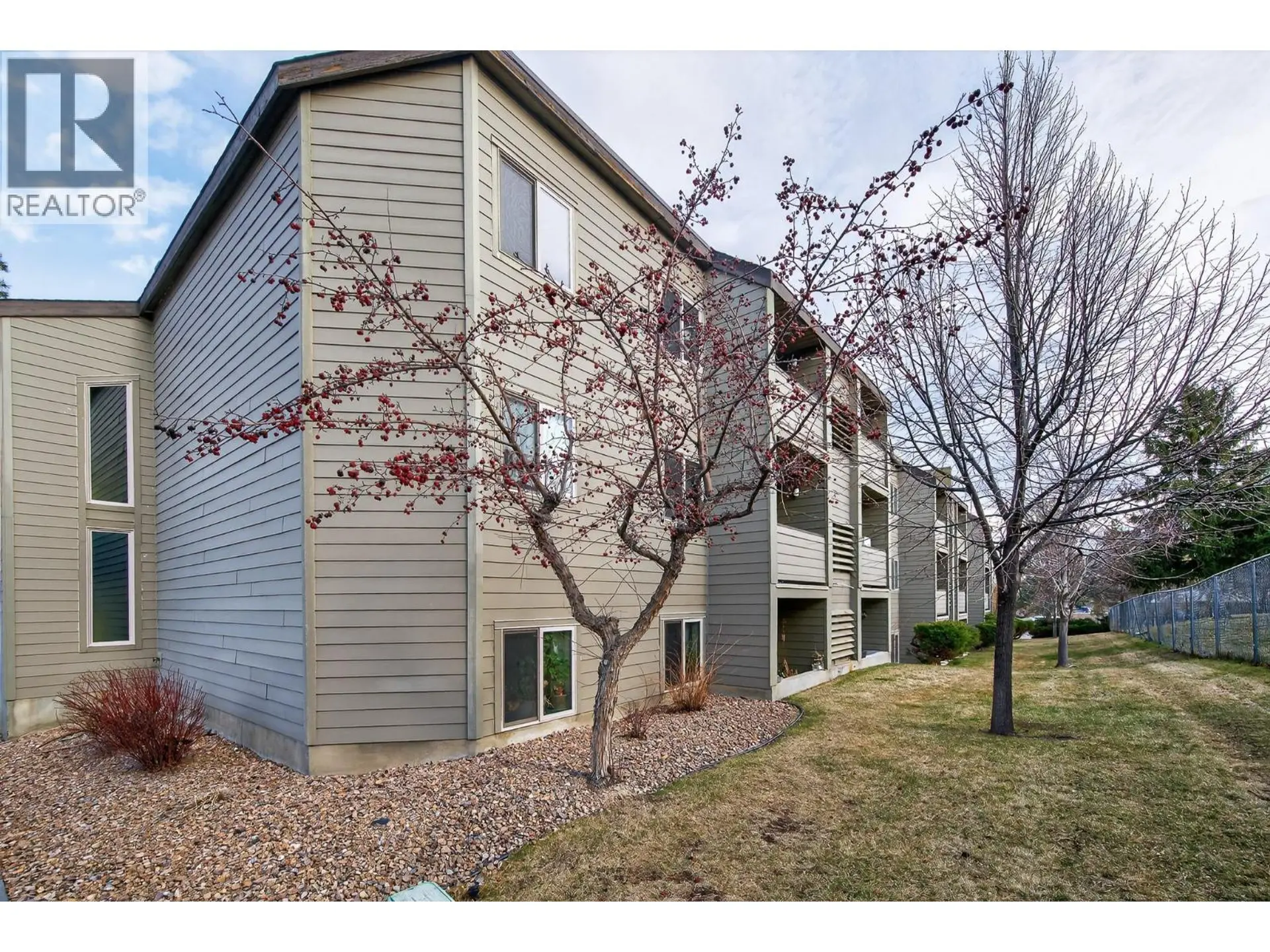 #106 1560 Summit Drive - Image 11