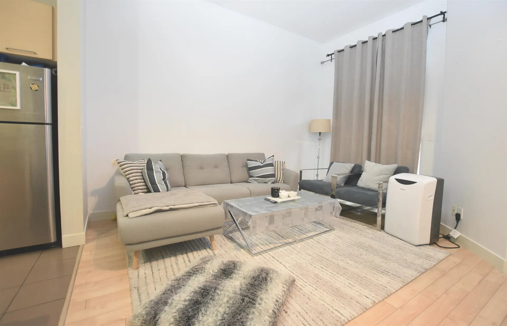 #401 10822 City Parkway - Image 3