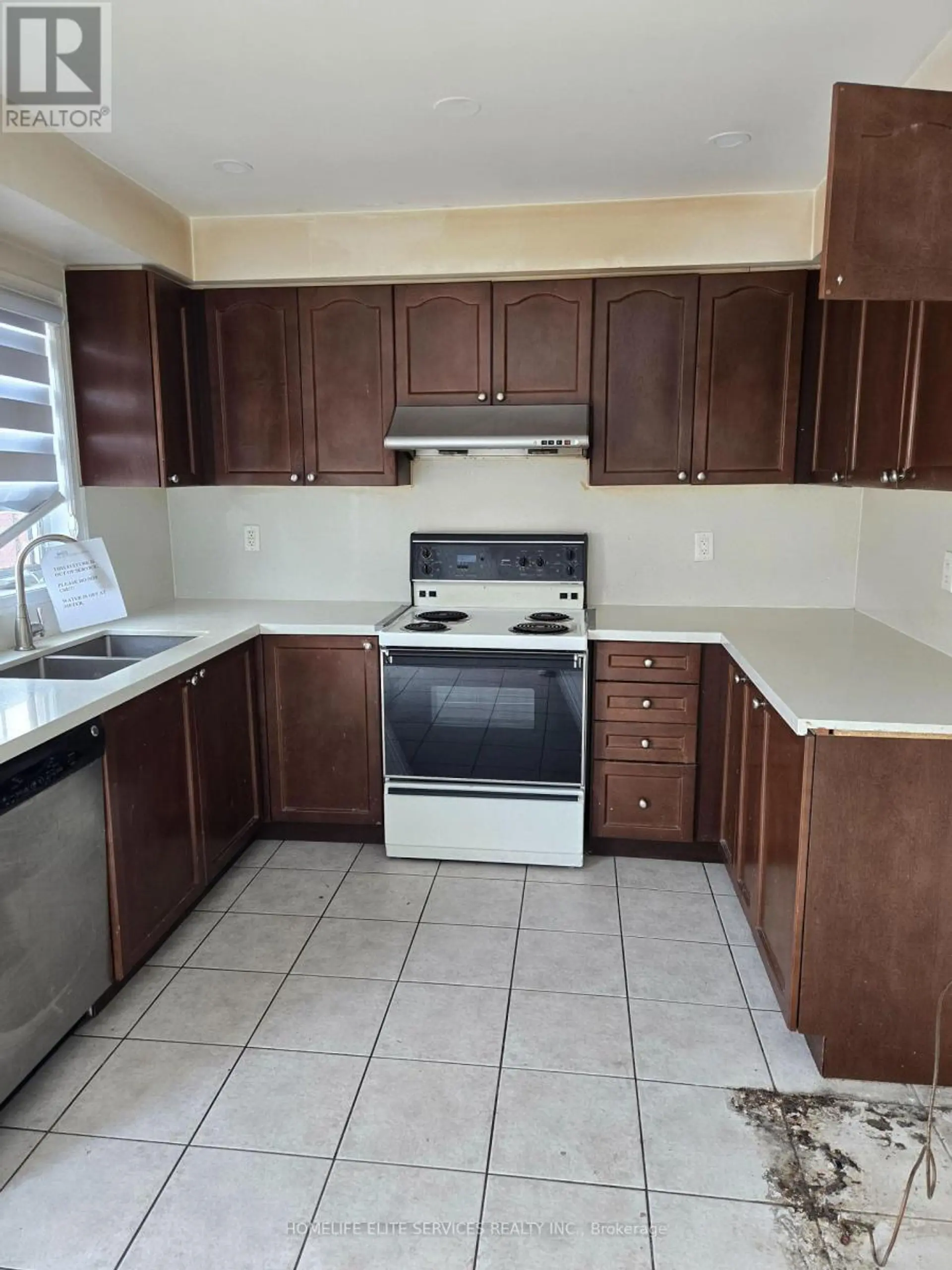 110 CRYSTALVIEW CRESCENT - Image 5