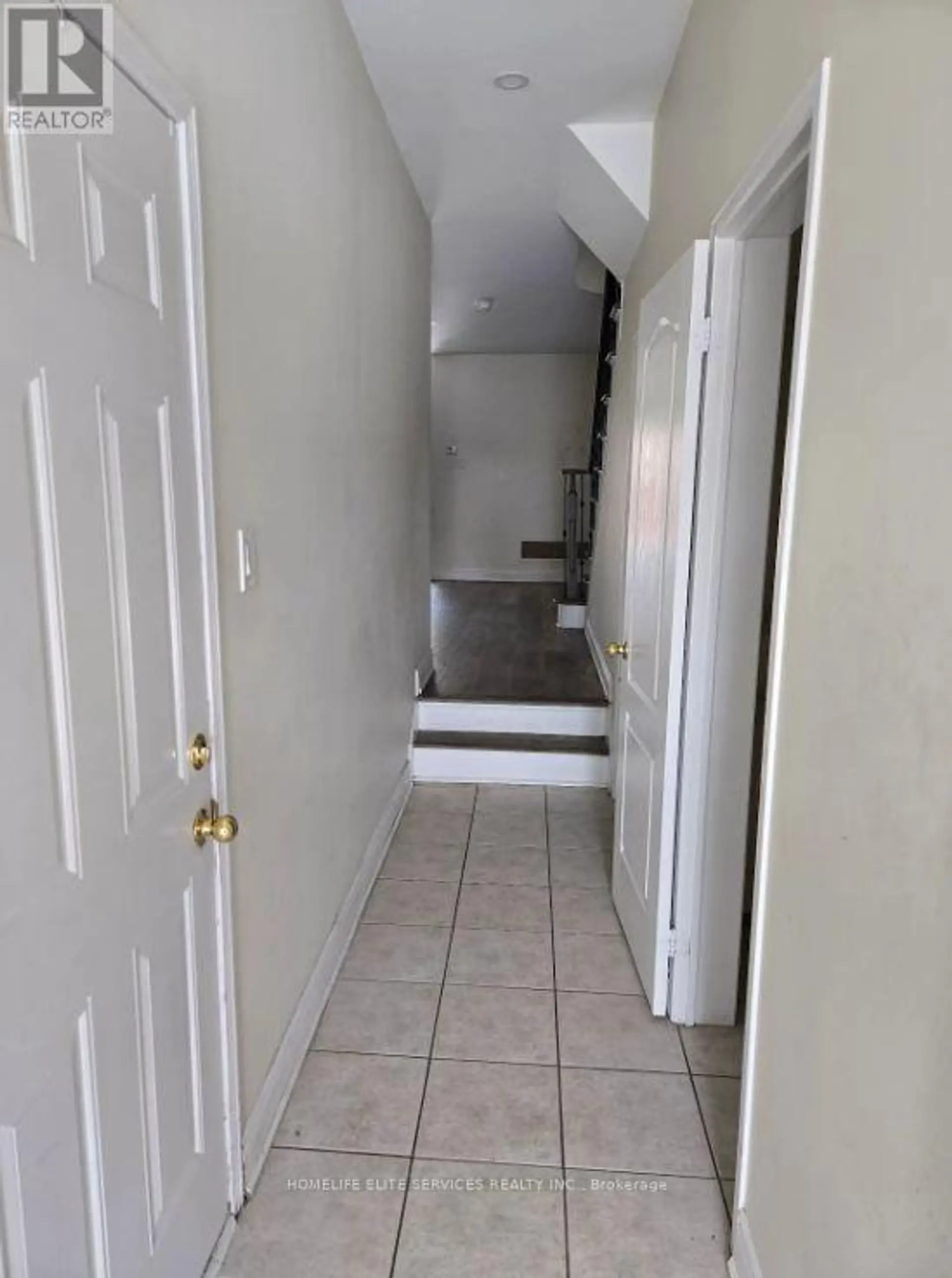 110 CRYSTALVIEW CRESCENT - Image 7