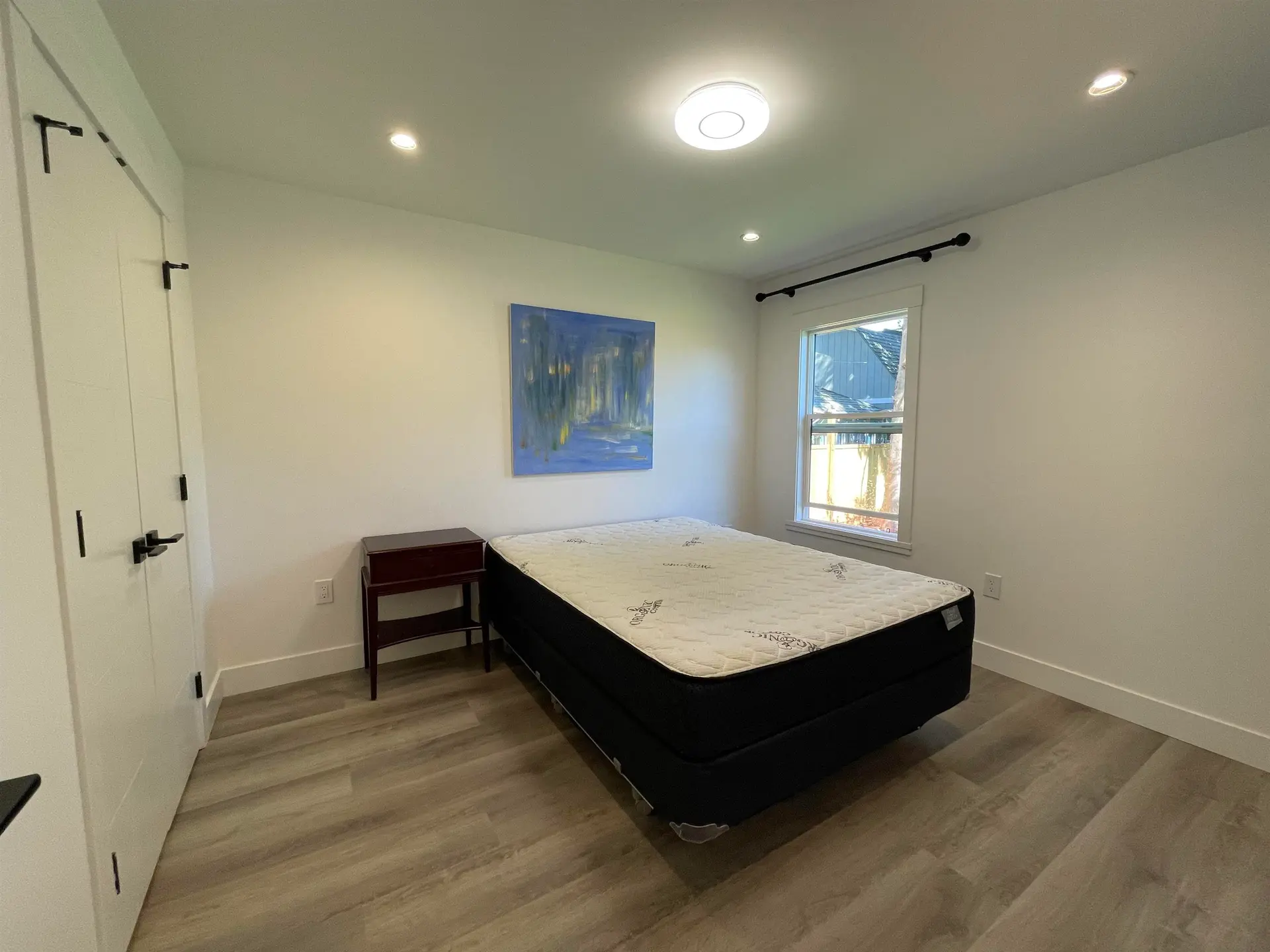 500 Douglas Crescent - Image 5
