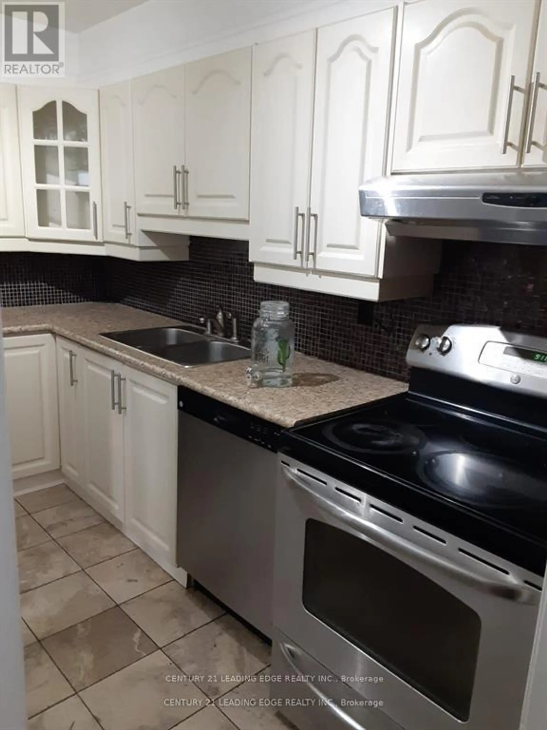 #1605 5 SHADY GOLFWAY - Image 8