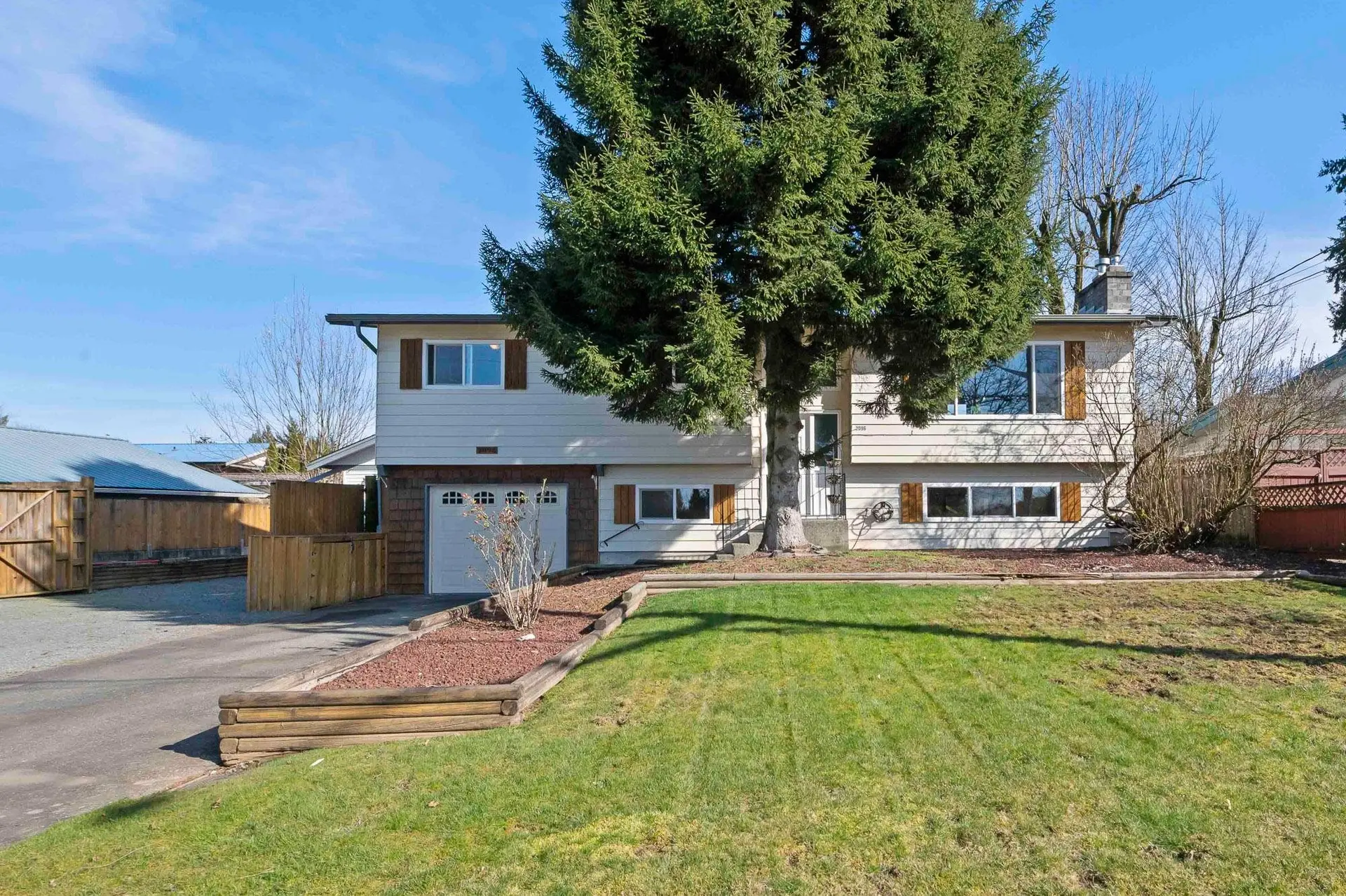 Property at 2096 Martens Street, Abbotsford, BC