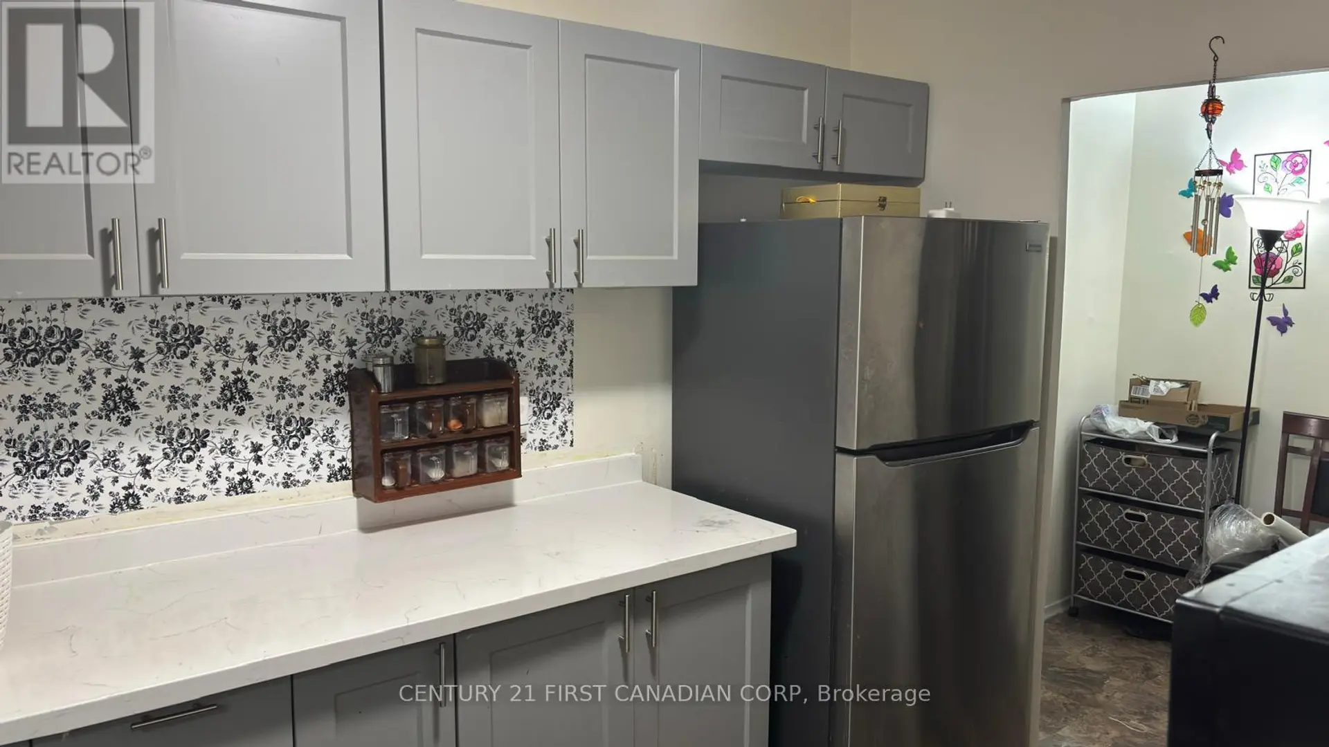 #210 573 MORNINGTON AVENUE - Image 5