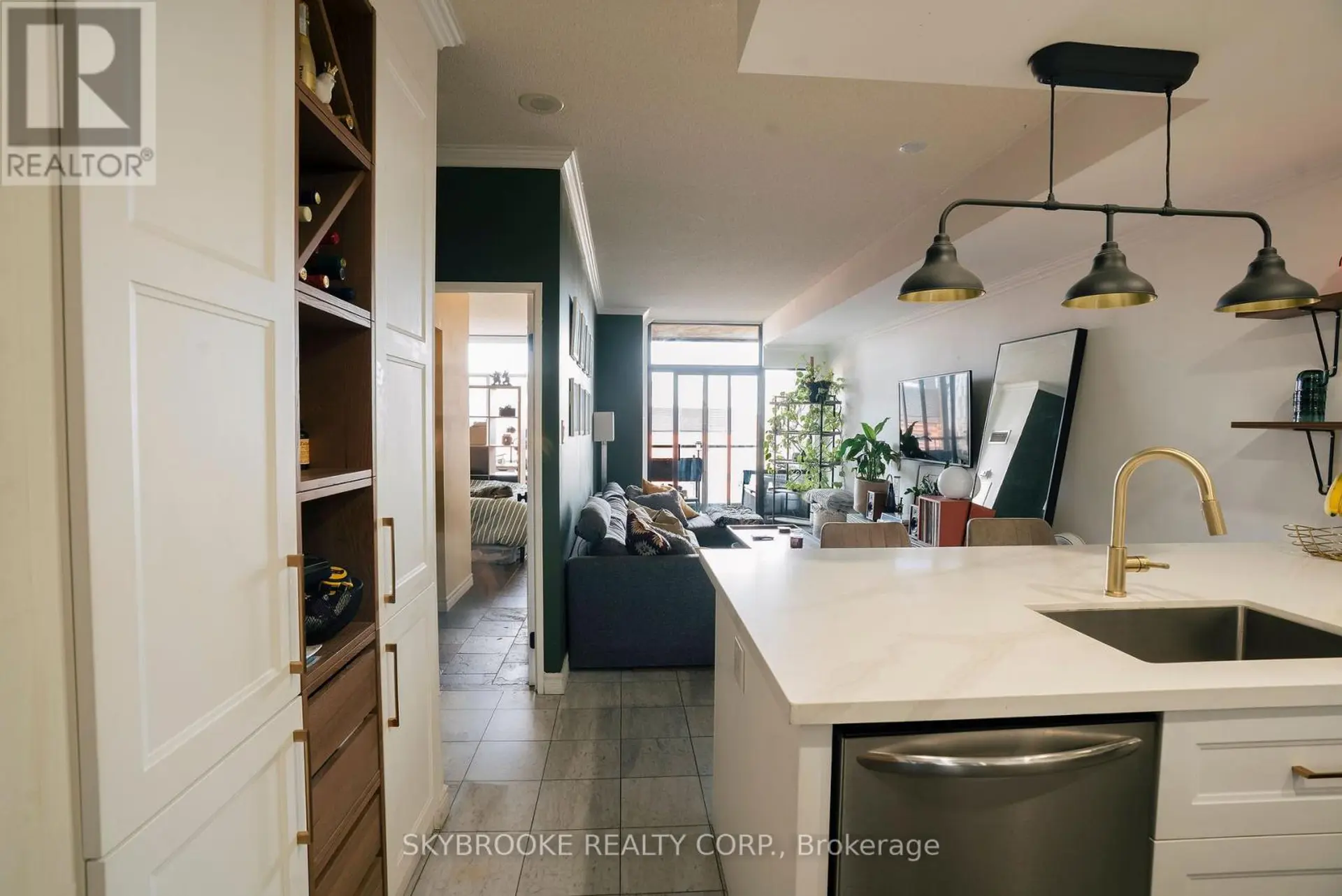 #907 39 PARLIAMENT STREET - Image 2