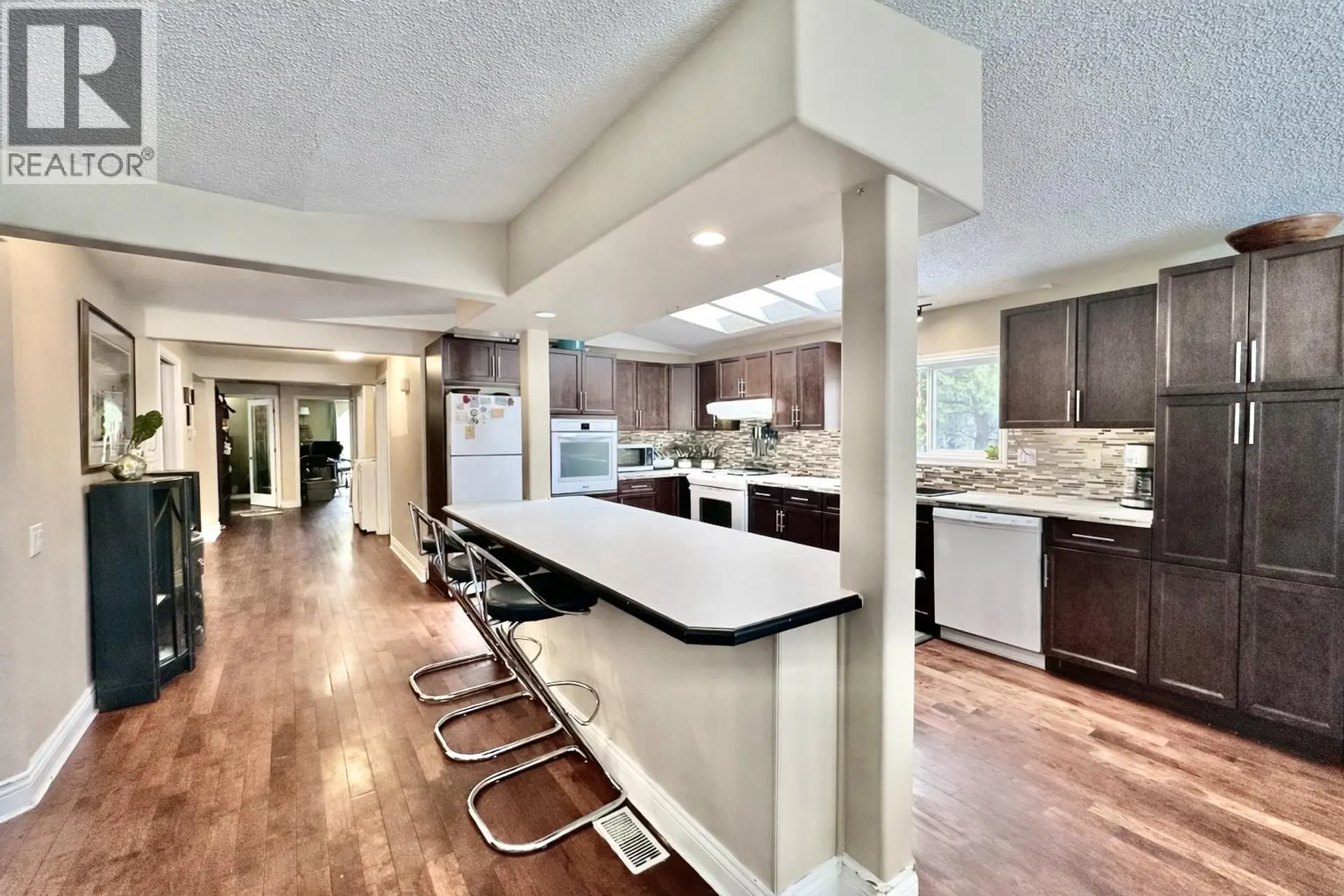 1475 8TH PLACE - Image 2