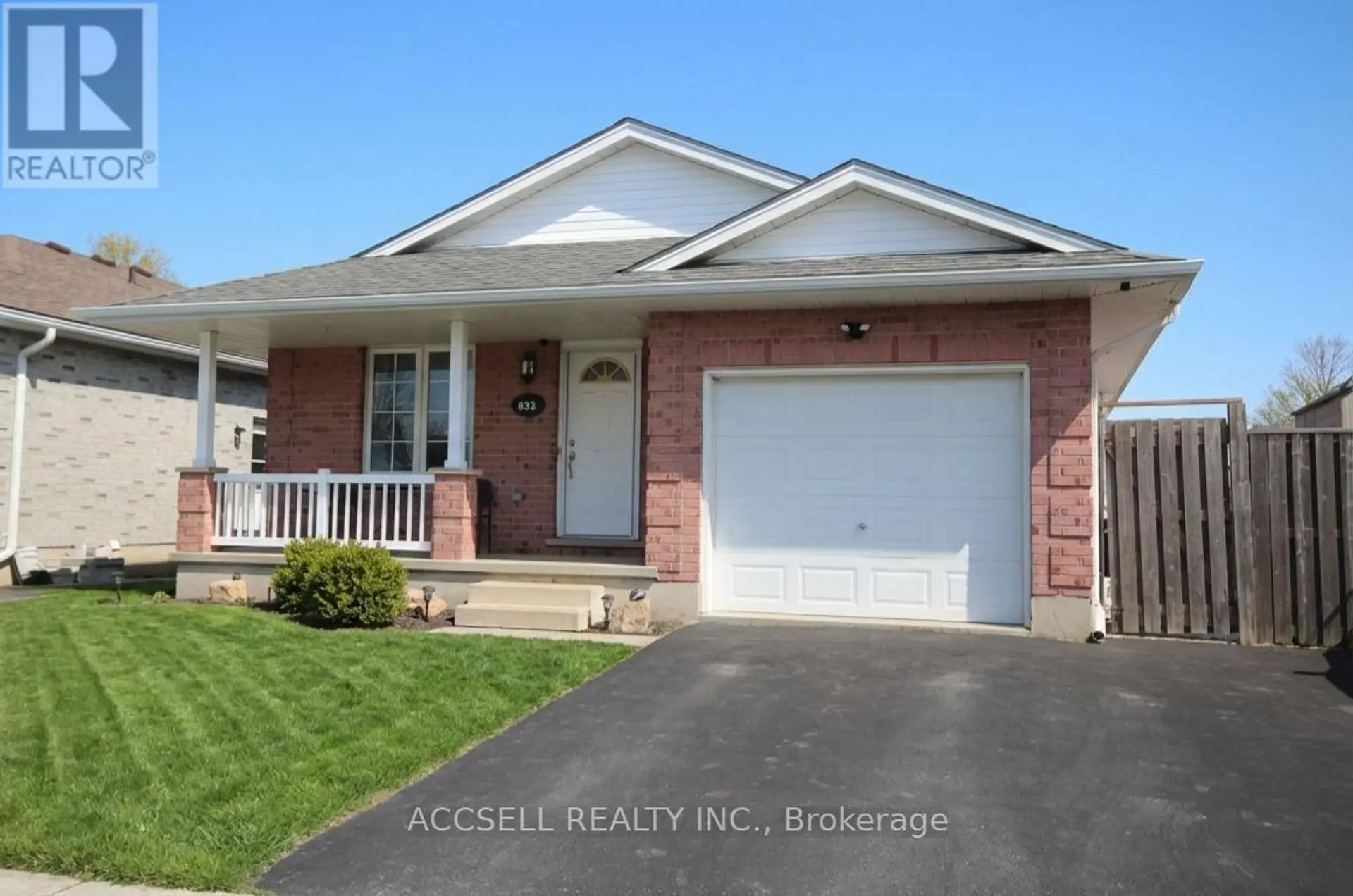 635 HIGHVIEW DRIVE - Image 1