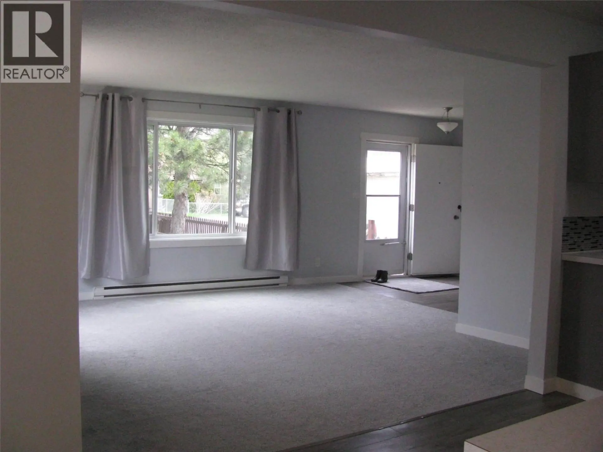 11018 VICTORIA Road S - Image 2
