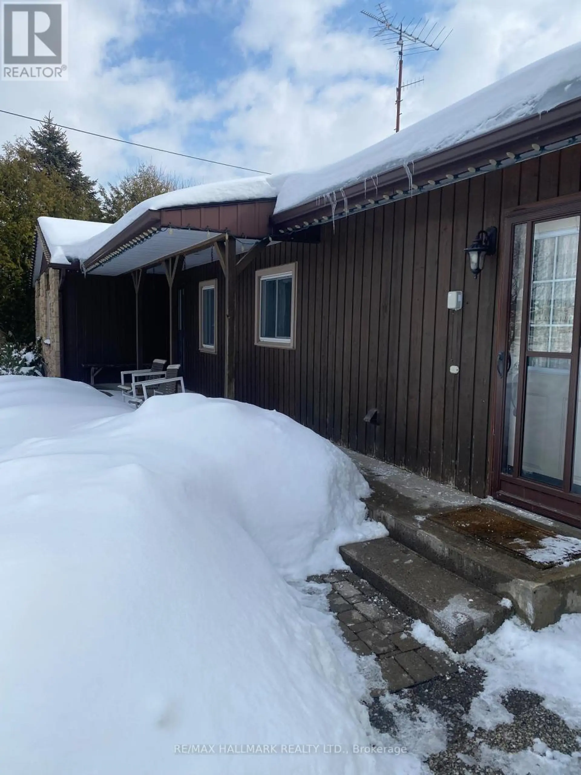 4749 AURORA ROAD E - Image 3
