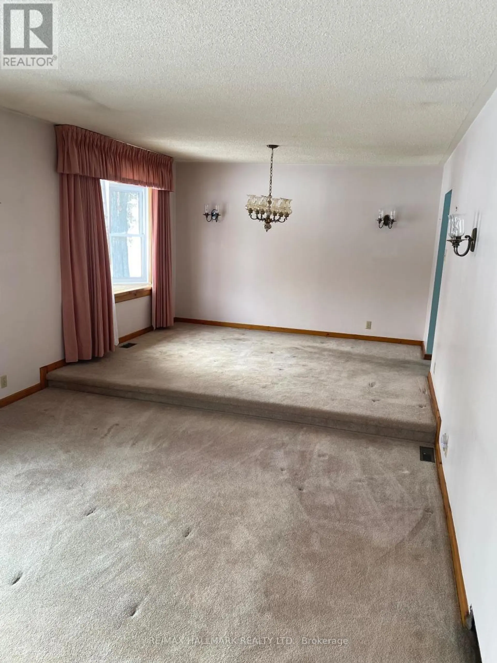4749 AURORA ROAD E - Image 6