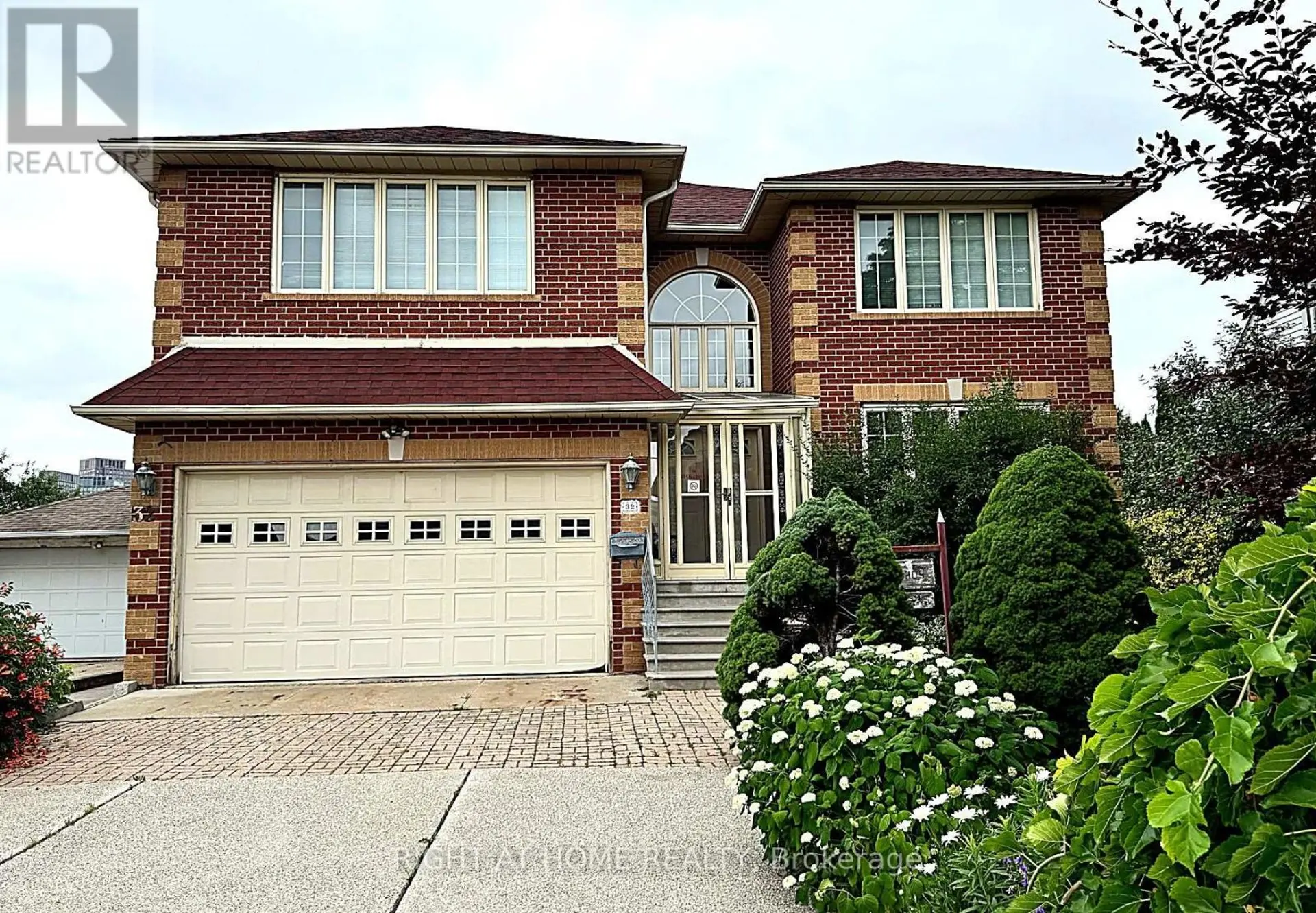 32 CRESTON ROAD - Image 1