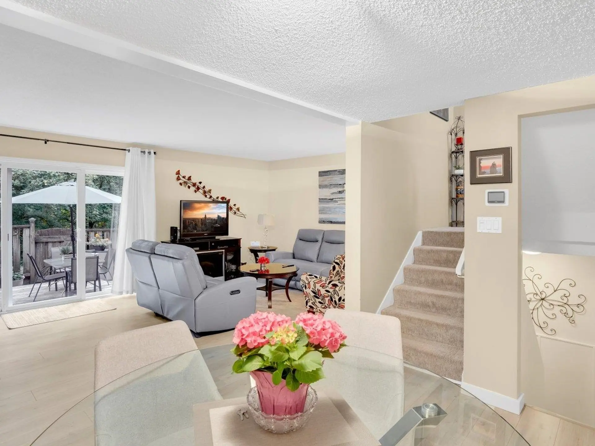 1037 Cecile Drive - Image 6