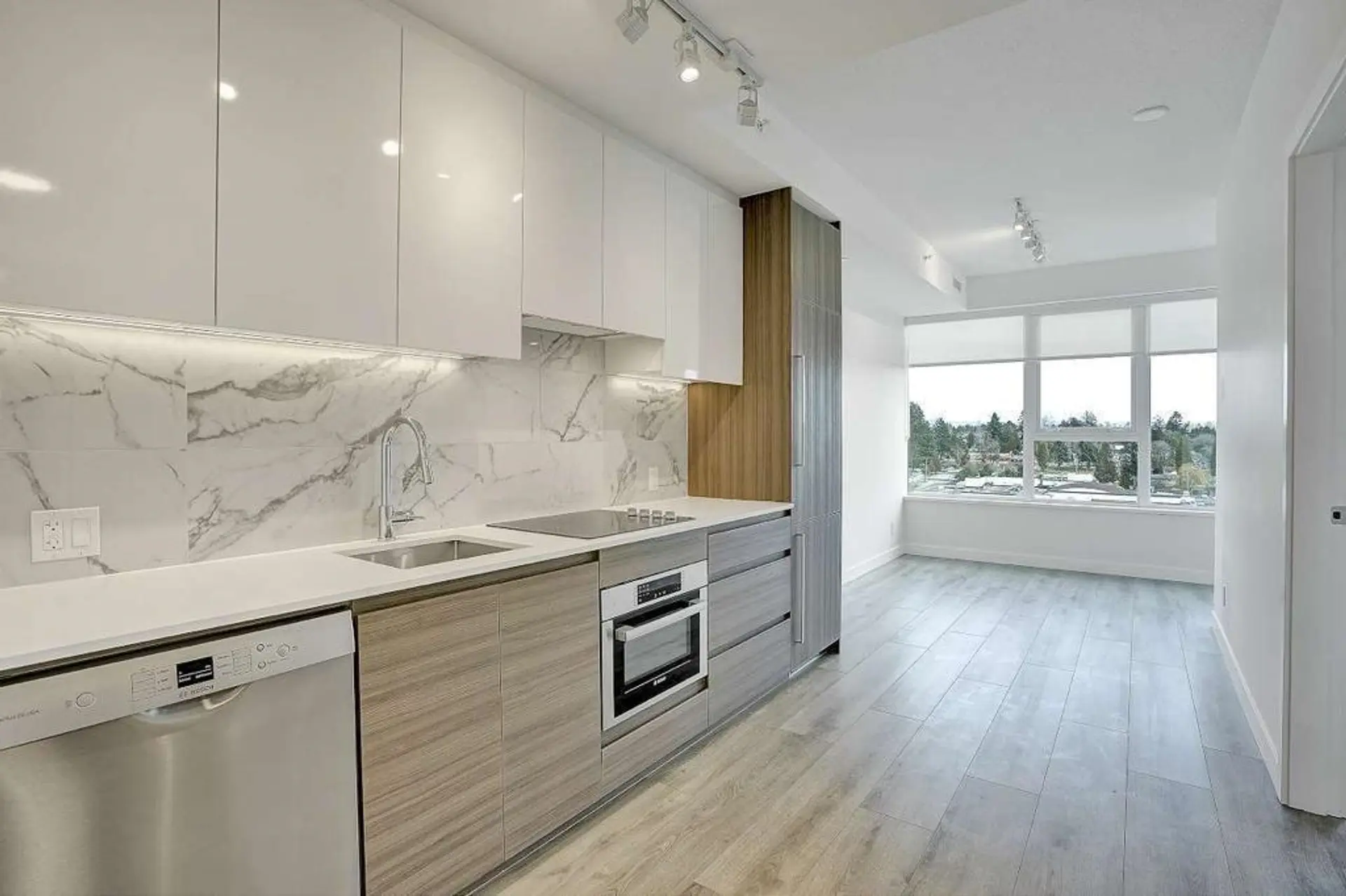 #1202 10626 City Parkway - Image 2