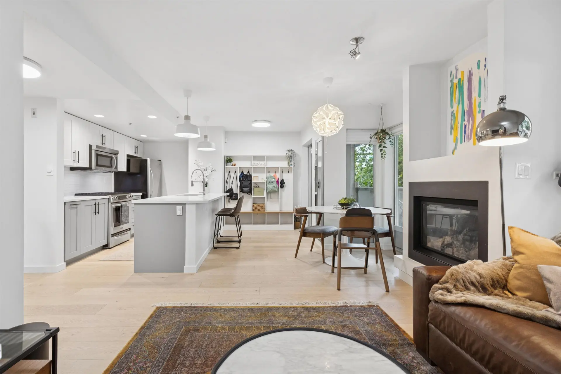 Property at #TH4 1288 Chesterfield Avenue, North Vancouver, BC