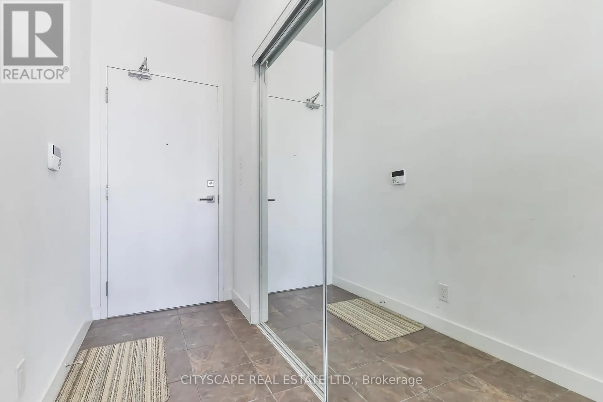 #4209 12 YORK STREET - Image 7