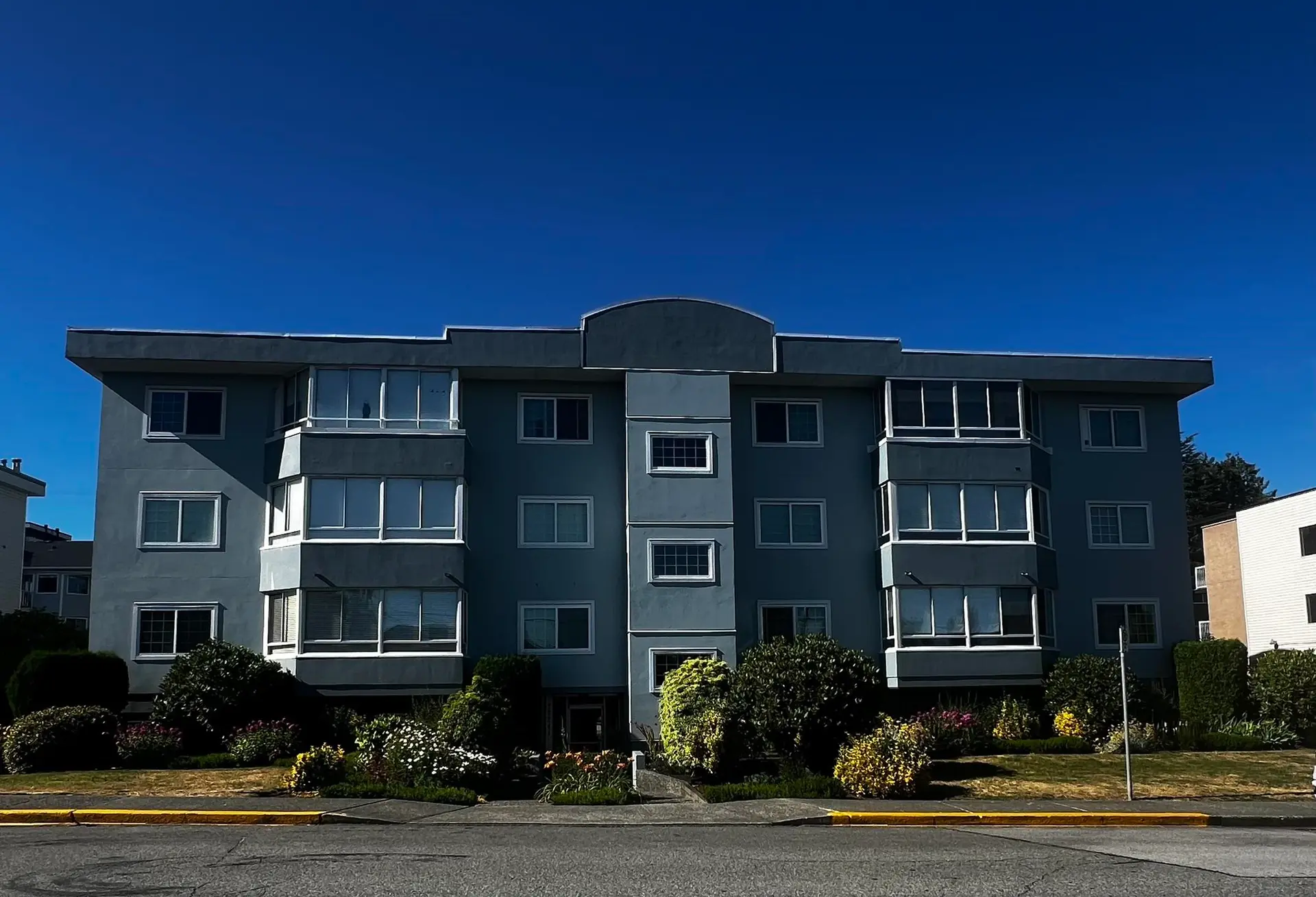 #101 22241 Selkirk Avenue - Image 2
