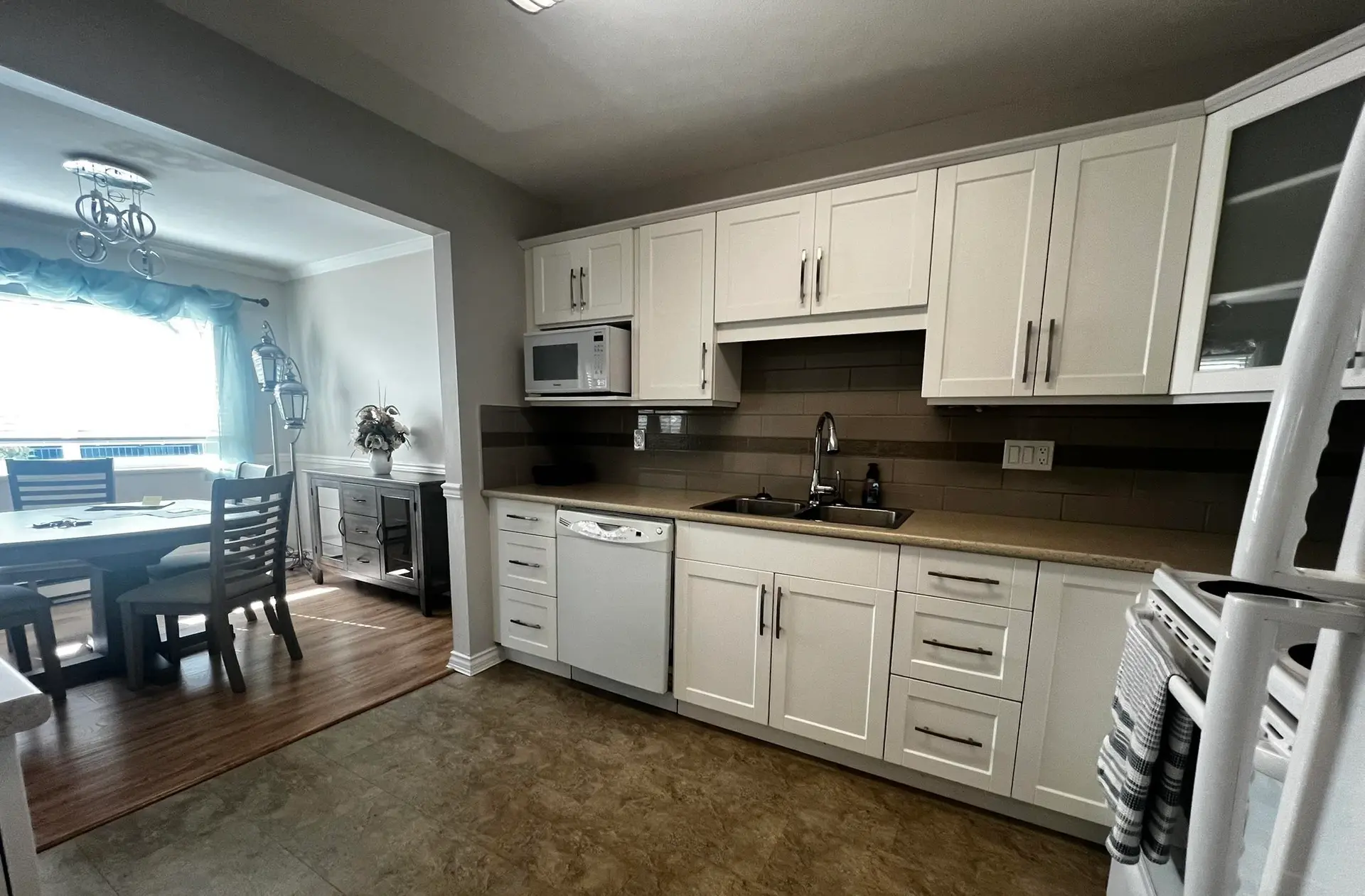 #101 22241 Selkirk Avenue - Image 6