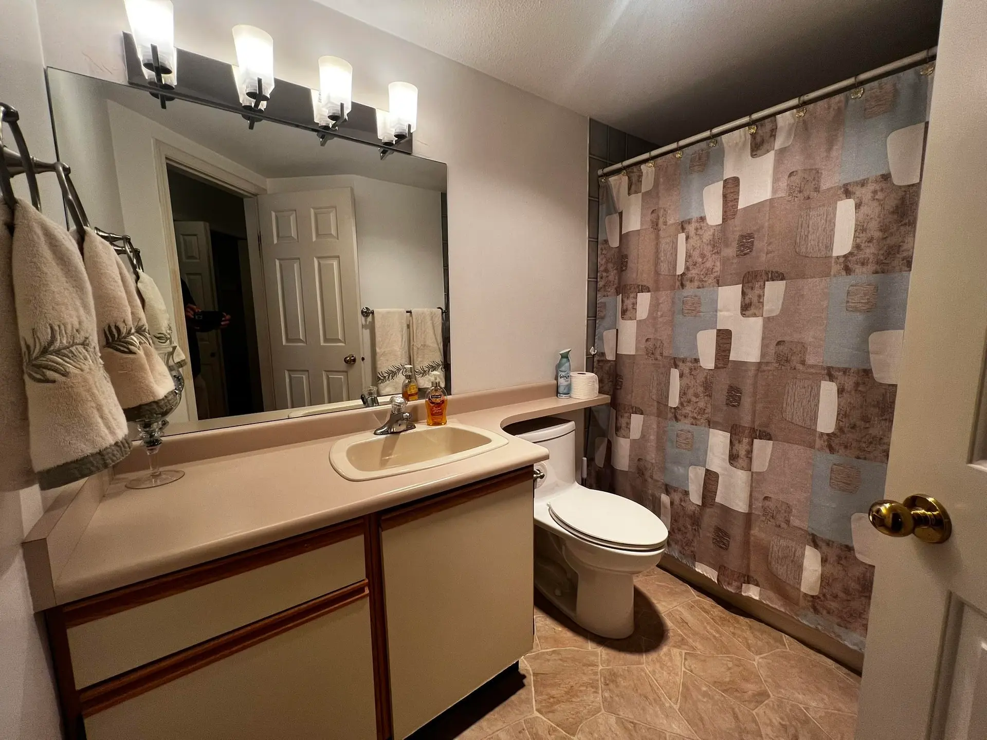 #101 22241 Selkirk Avenue - Image 11