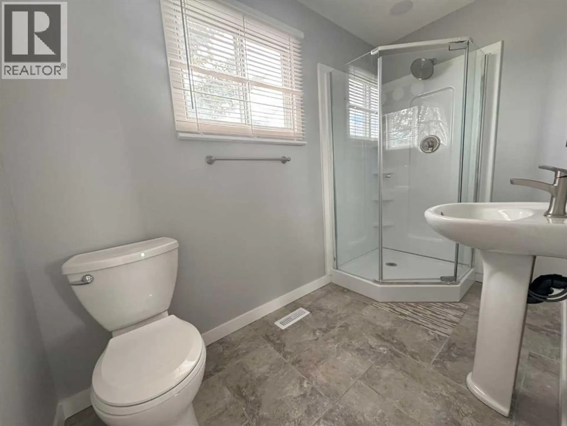 10021 106 AVENUE - Image 13