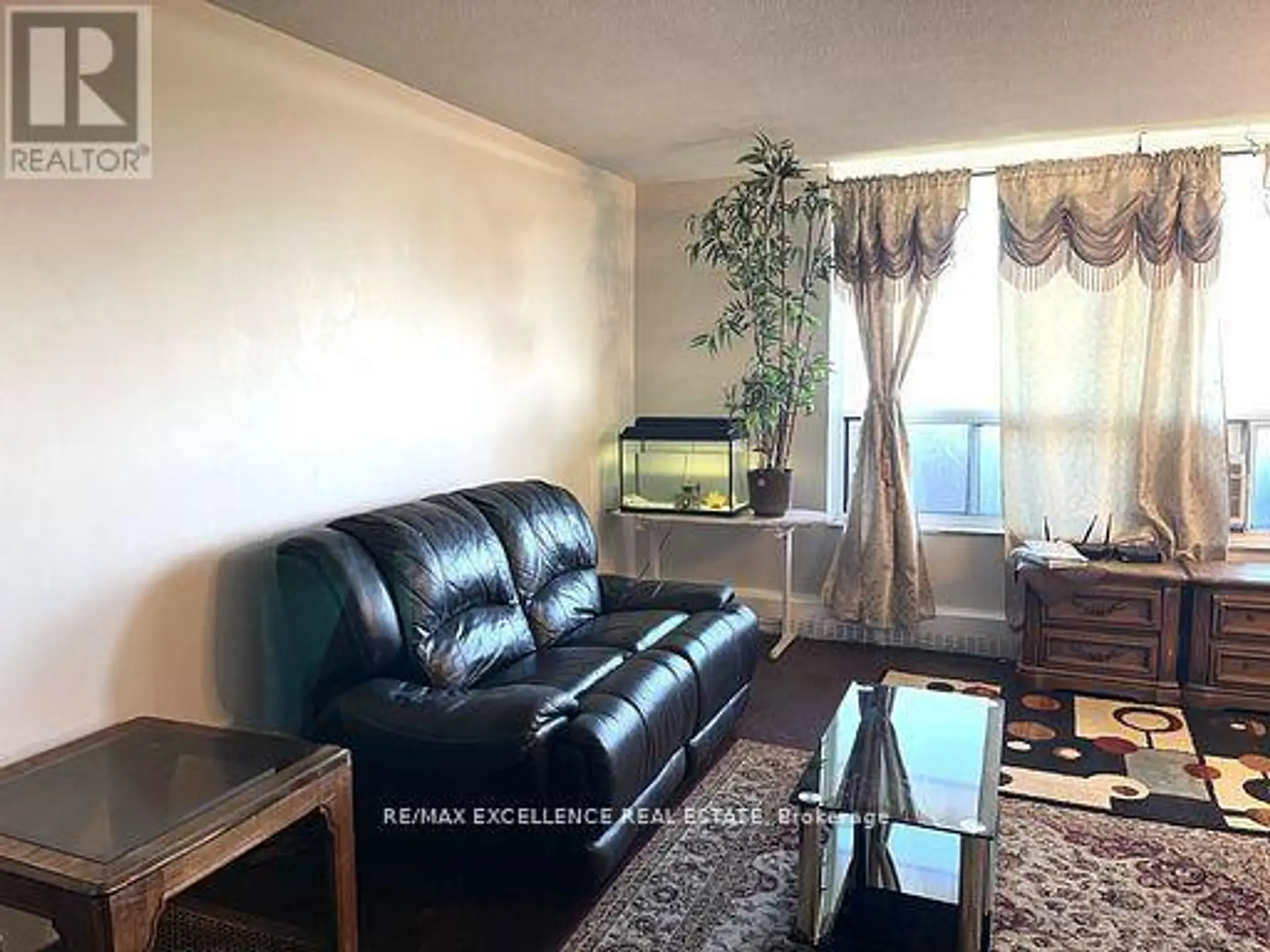 #2105 3390 WESTON ROAD - Image 3