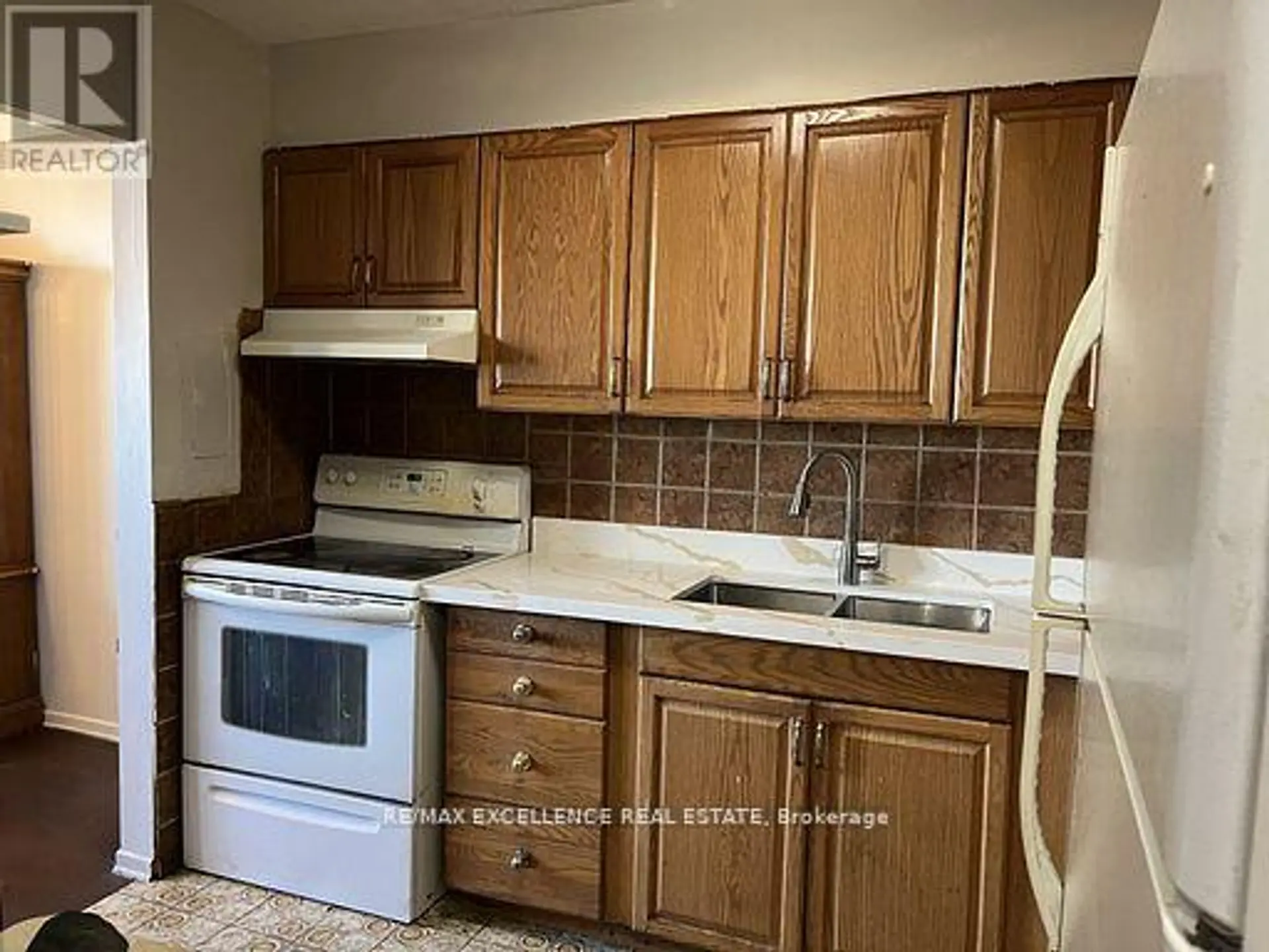 #2105 3390 WESTON ROAD - Image 8