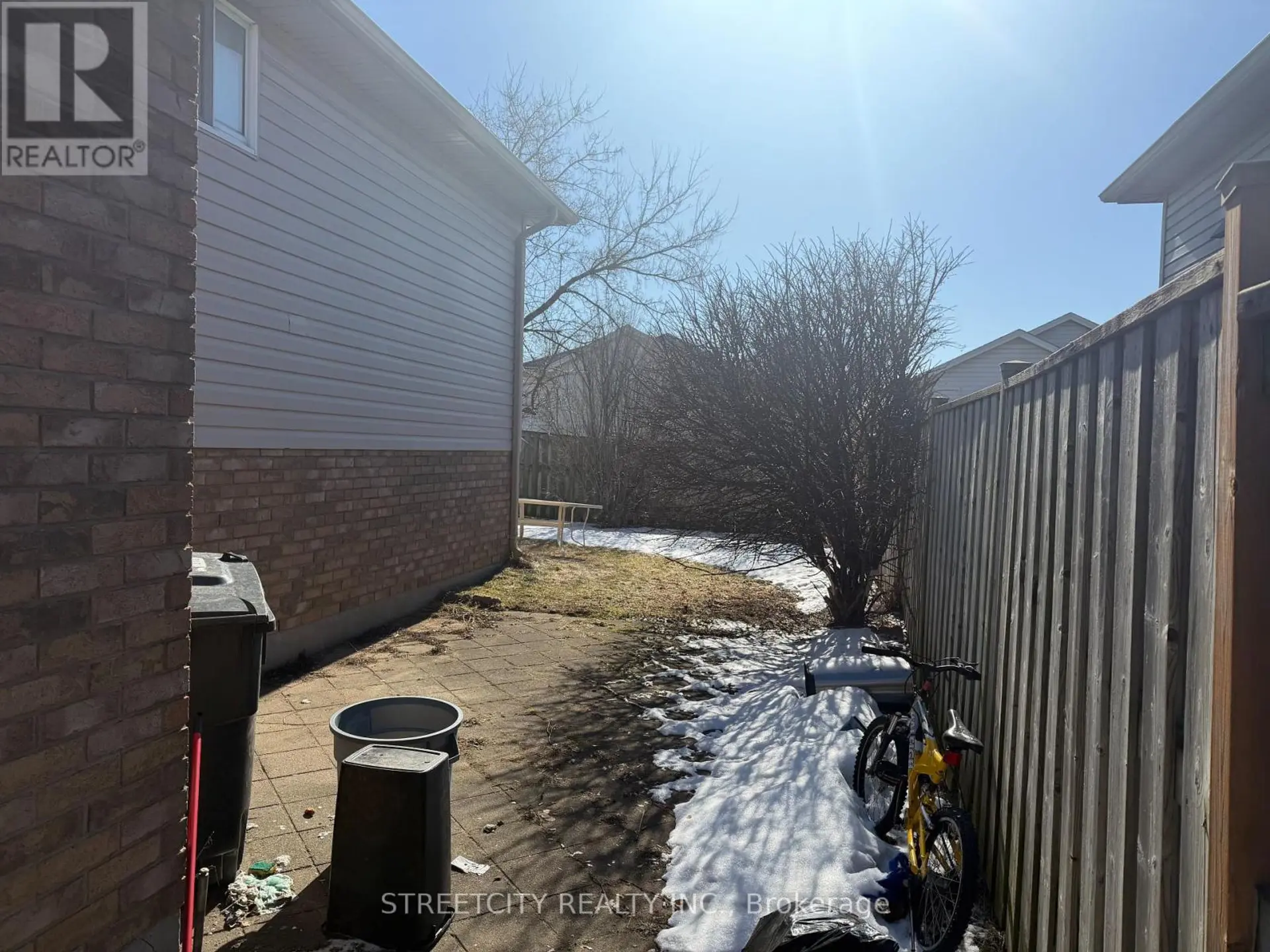 161 THURMAN CIRCLE - Image 8
