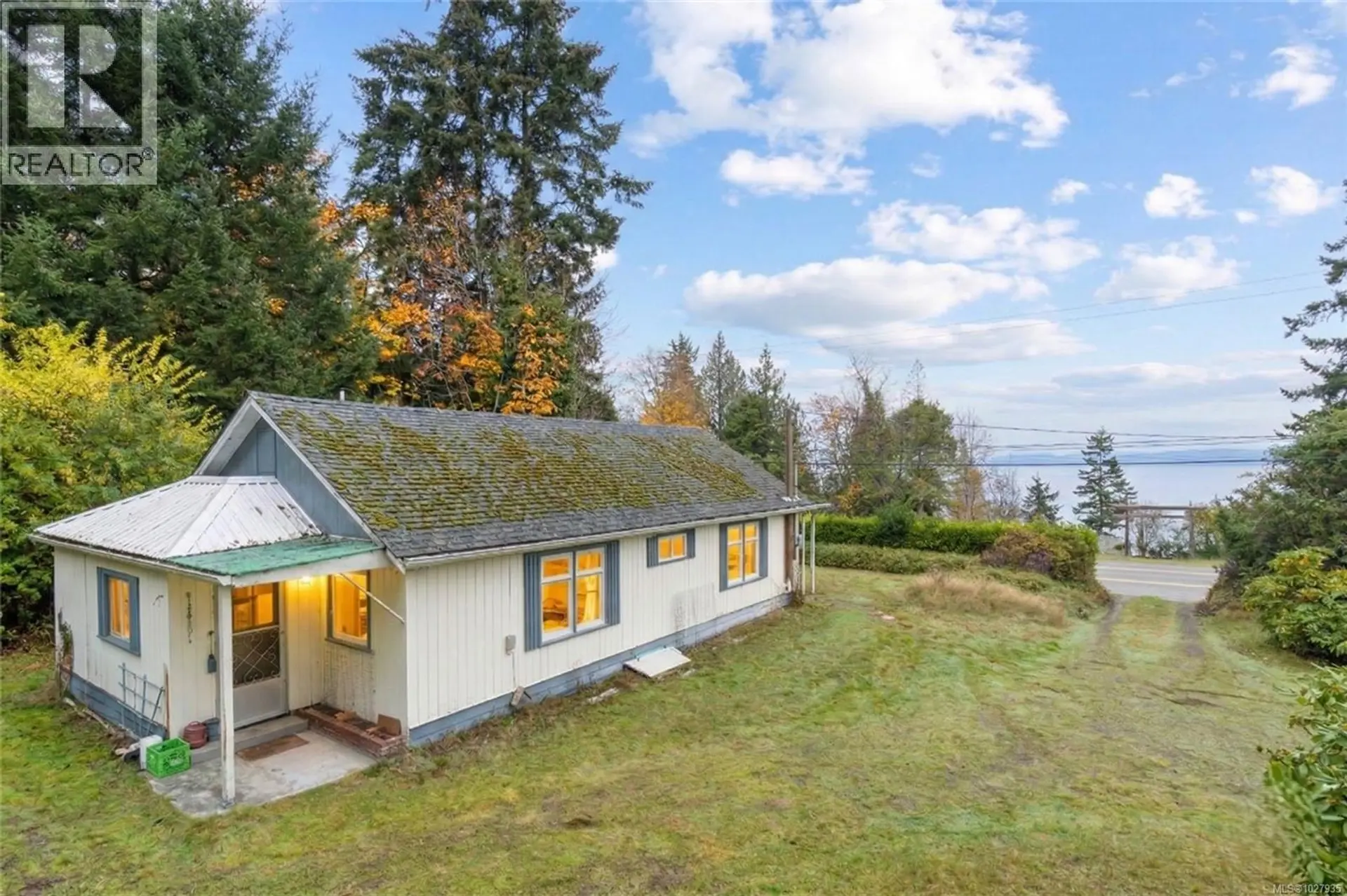 Property at 6850 Island Hwy W, Bowser, BC
