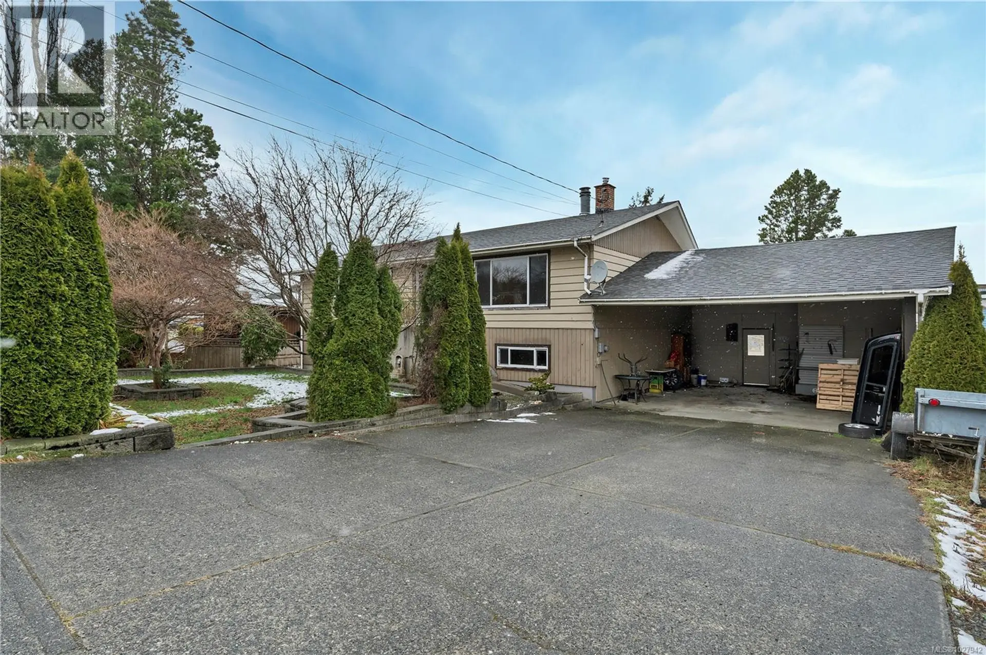 Property at 400 Englewood Dr, Port McNeill, BC