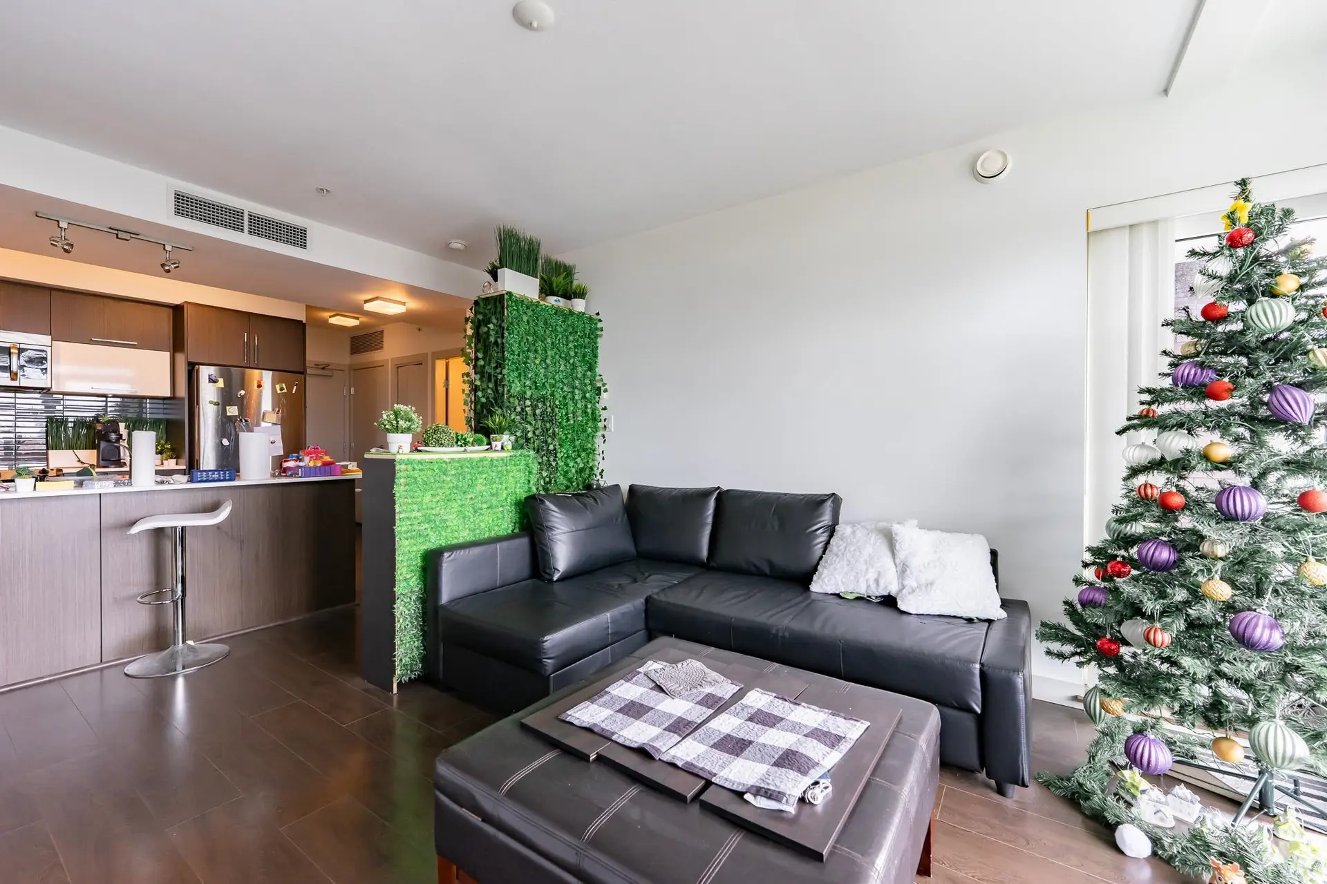 #400 10020 Dunoon Drive - Image 2