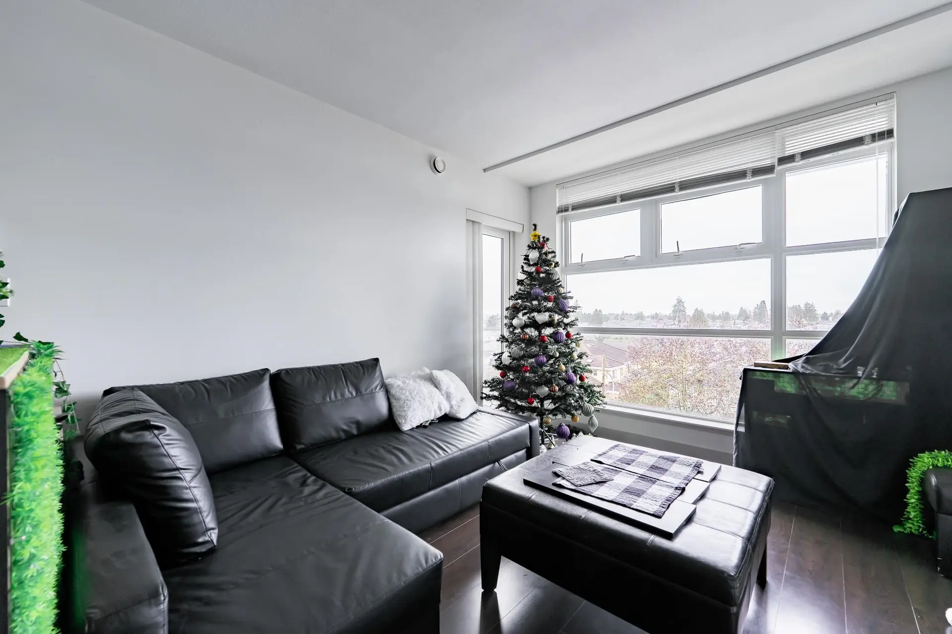 #400 10020 Dunoon Drive - Image 4