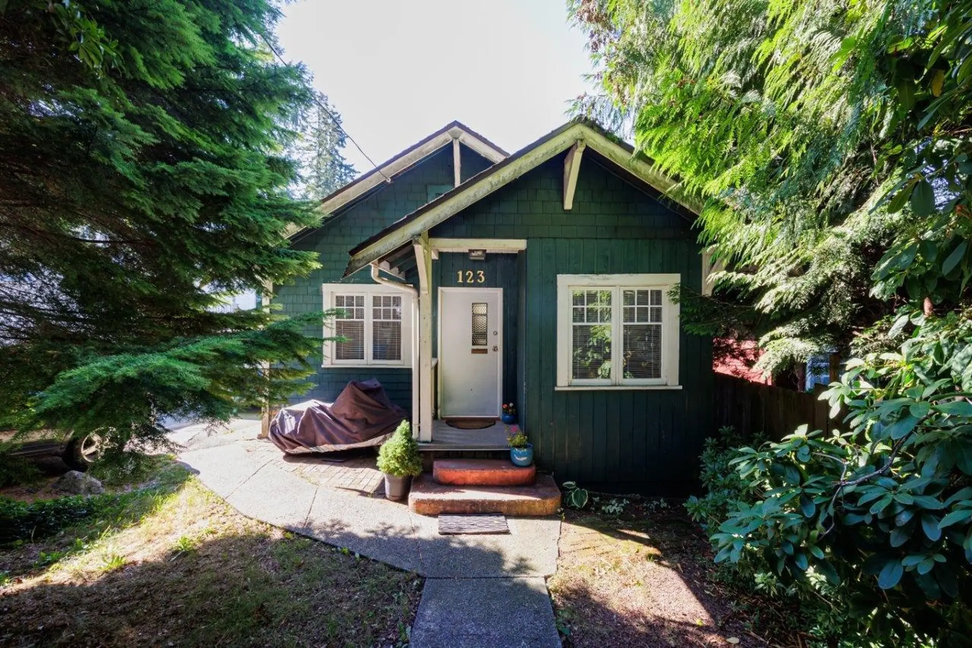 Property at 123 E Kings Road, North Vancouver, BC