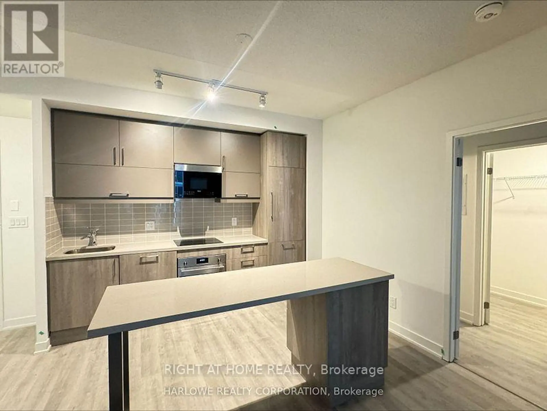 #930 8119 BIRCHMOUNT ROAD - Image 6