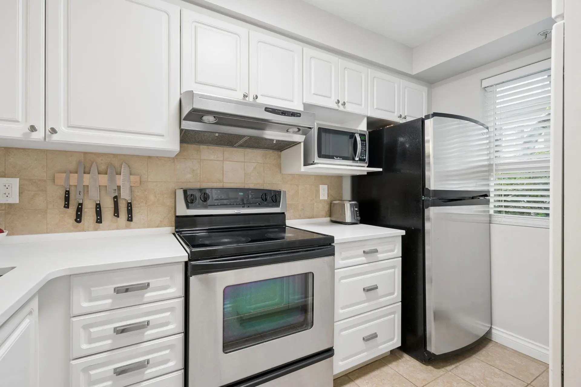 #249 2565 W Broadway - Image 9
