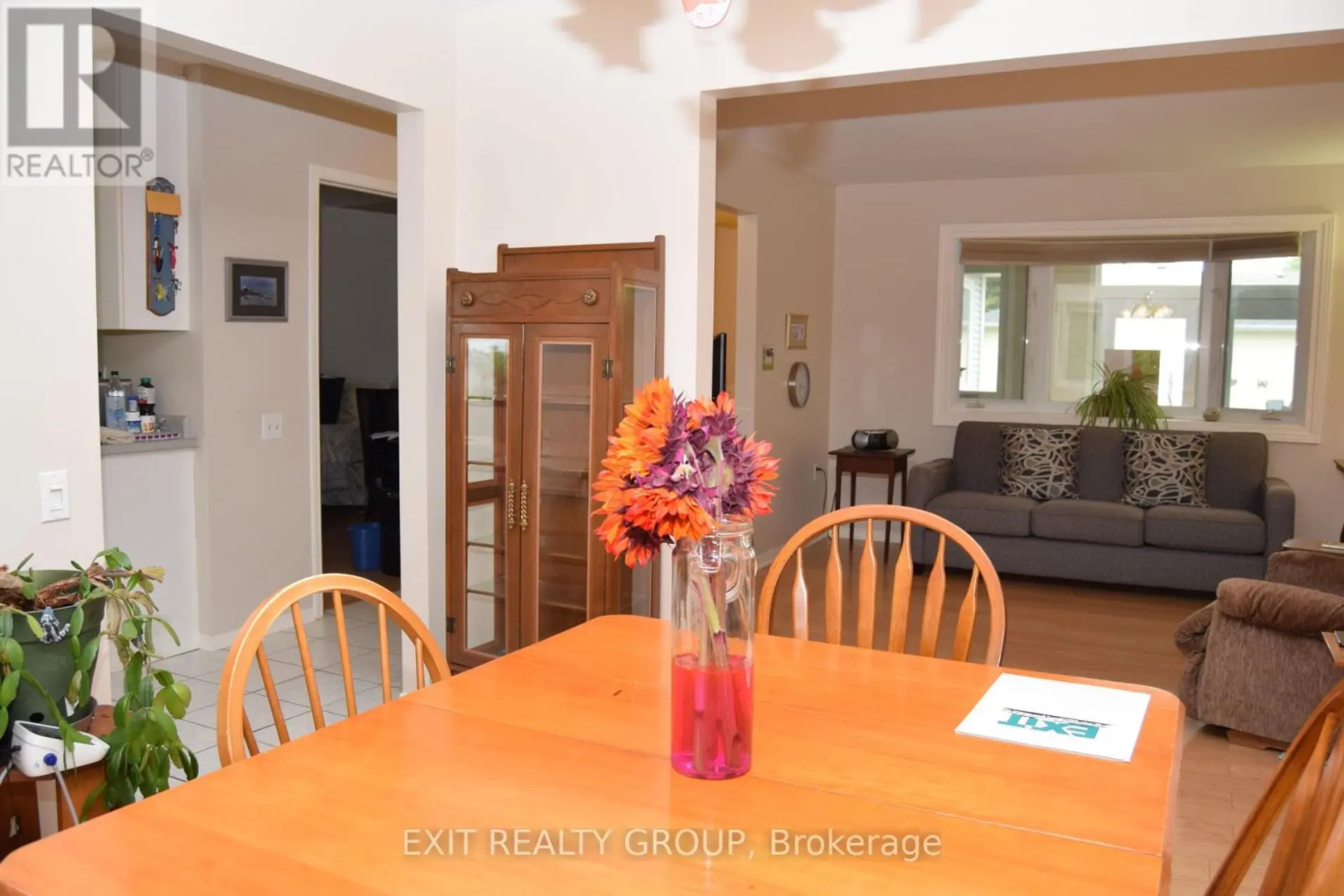 9 EMPIRE BOULEVARD - Image 5