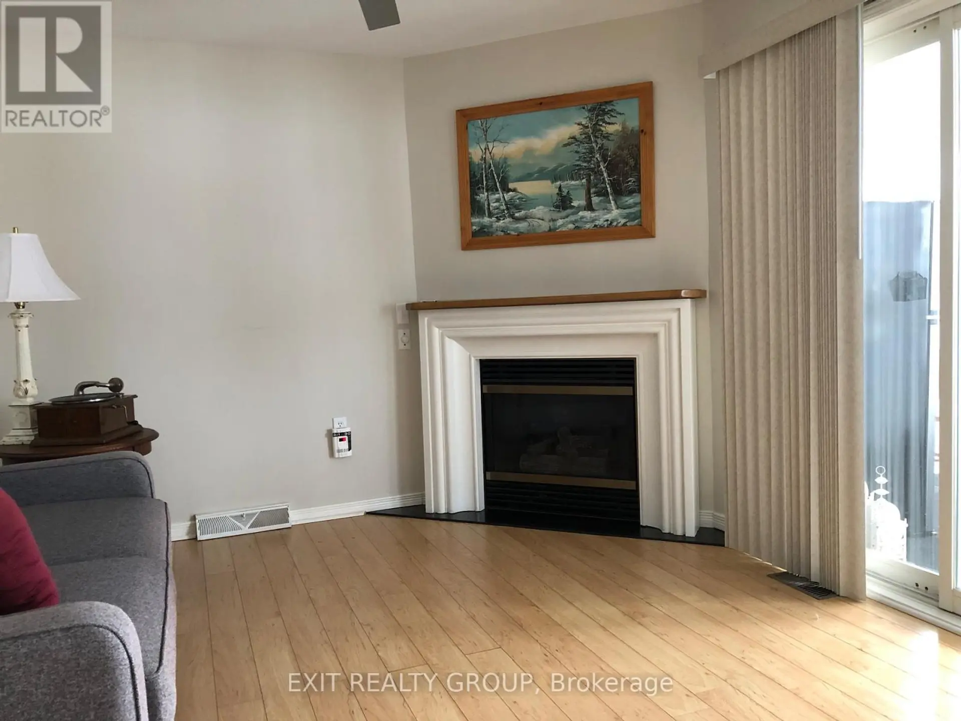 9 EMPIRE BOULEVARD - Image 4