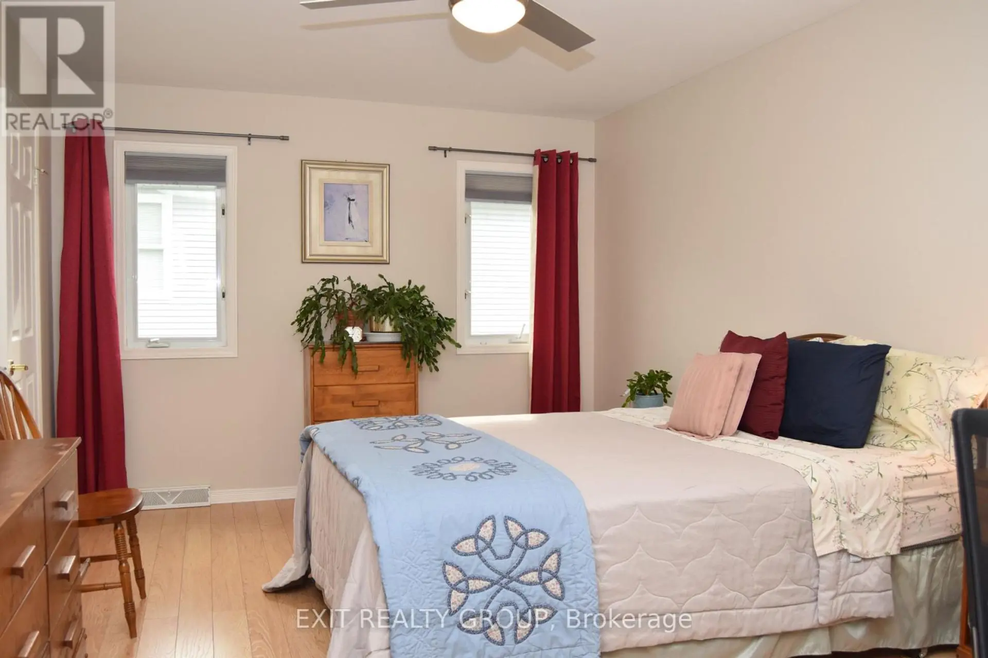 9 EMPIRE BOULEVARD - Image 15