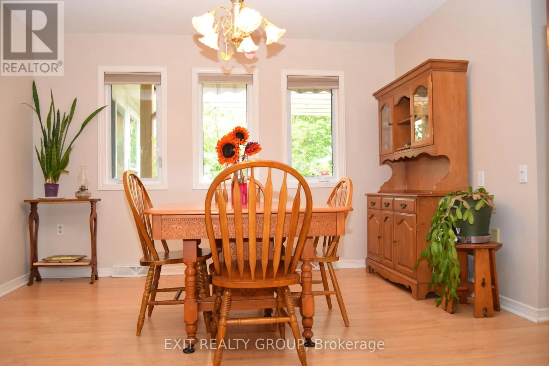 9 EMPIRE BOULEVARD - Image 7