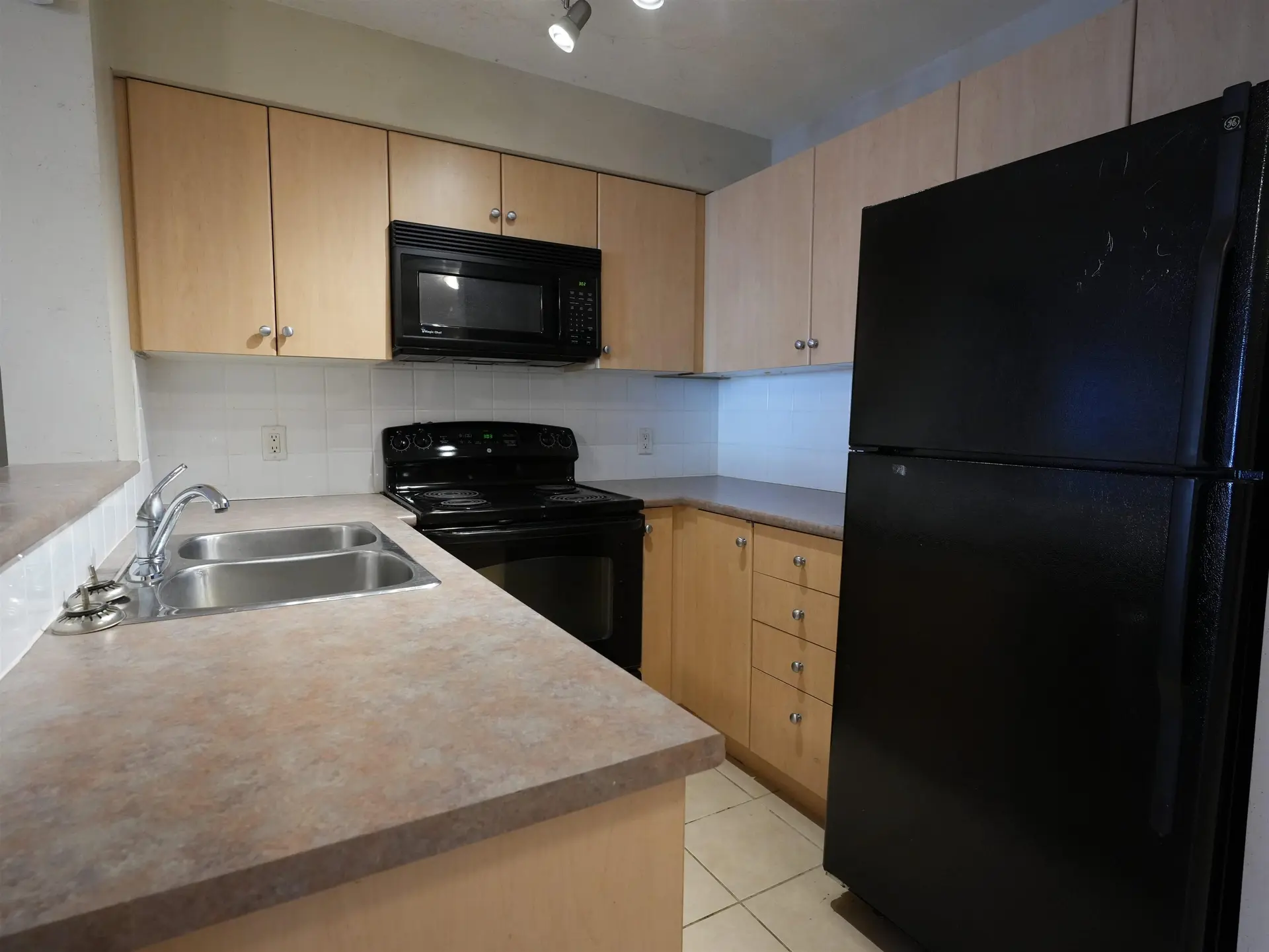 #2105 244 Sherbrooke Street - Image 7