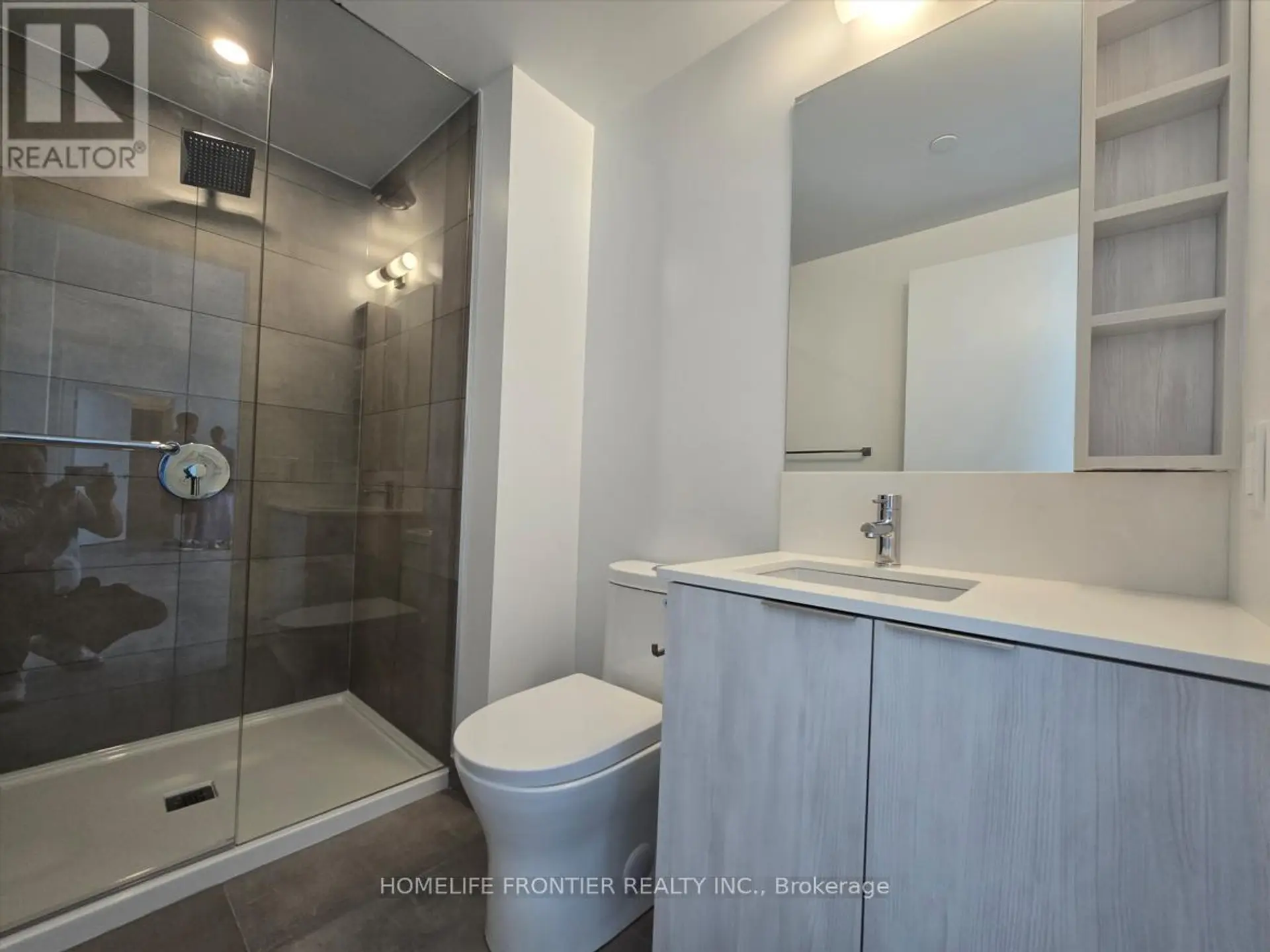 #LPH01 8 WELLESLEY STREET W - Image 16