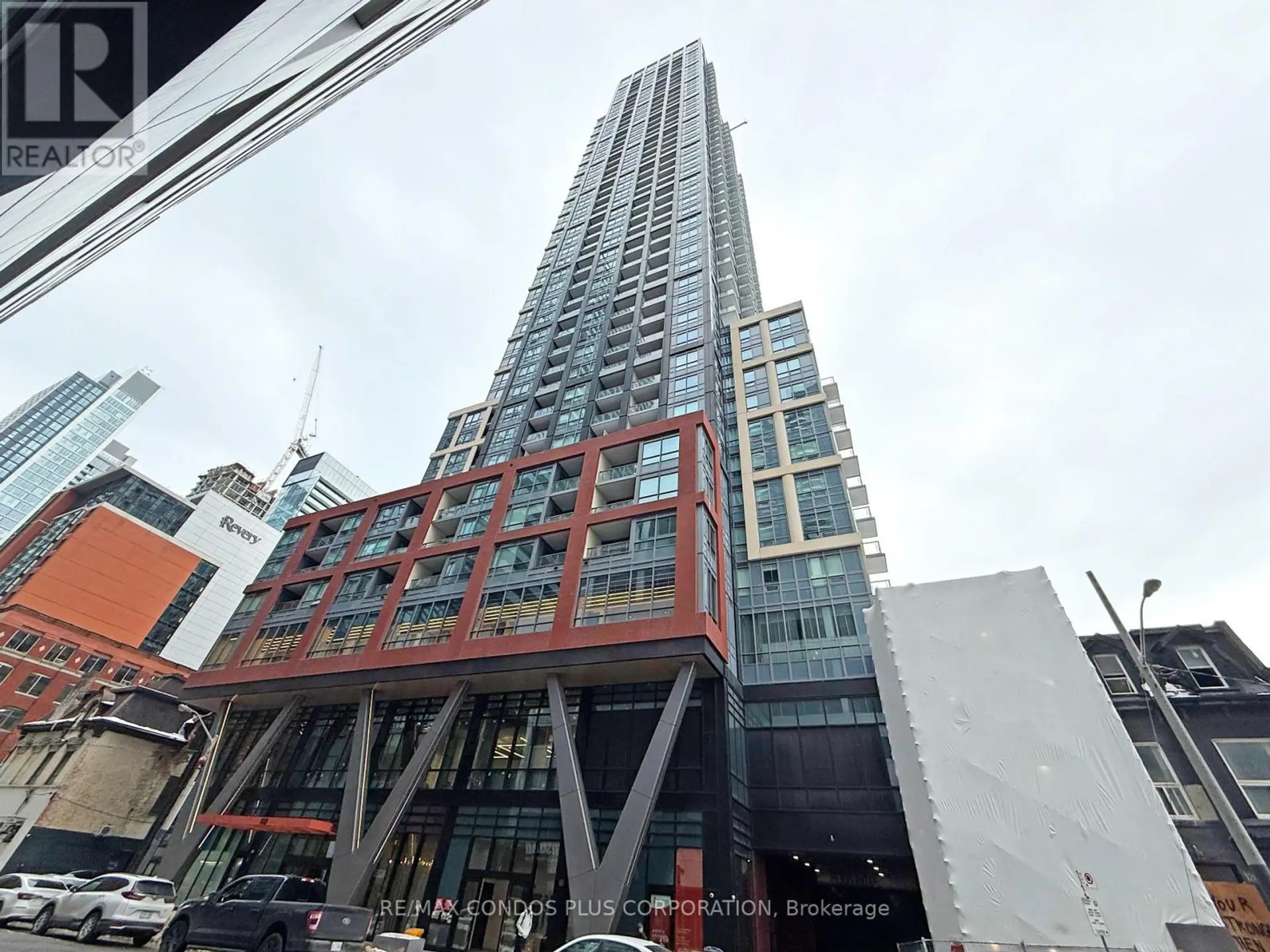 #1525 108 PETER STREET - Image 1