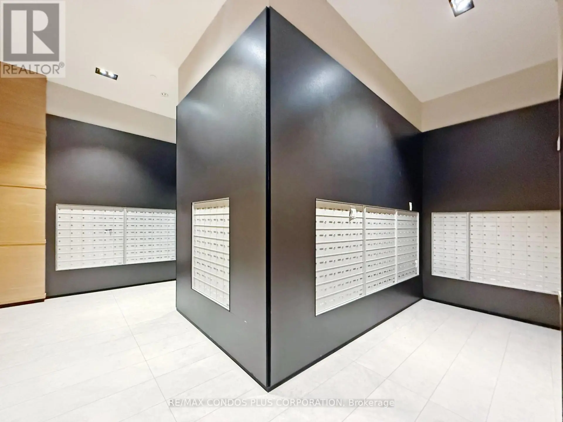 #1525 108 PETER STREET - Image 12