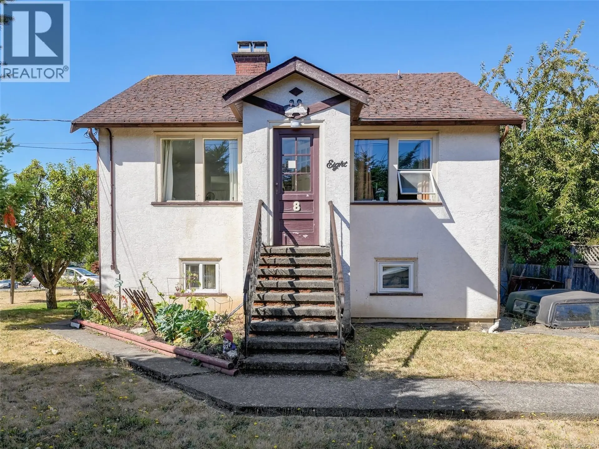 Property at 8 Camden Ave, View Royal, BC