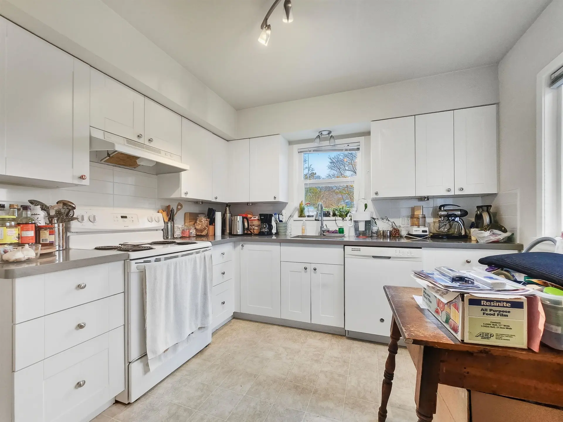 1621 Adanac Street - Image 3