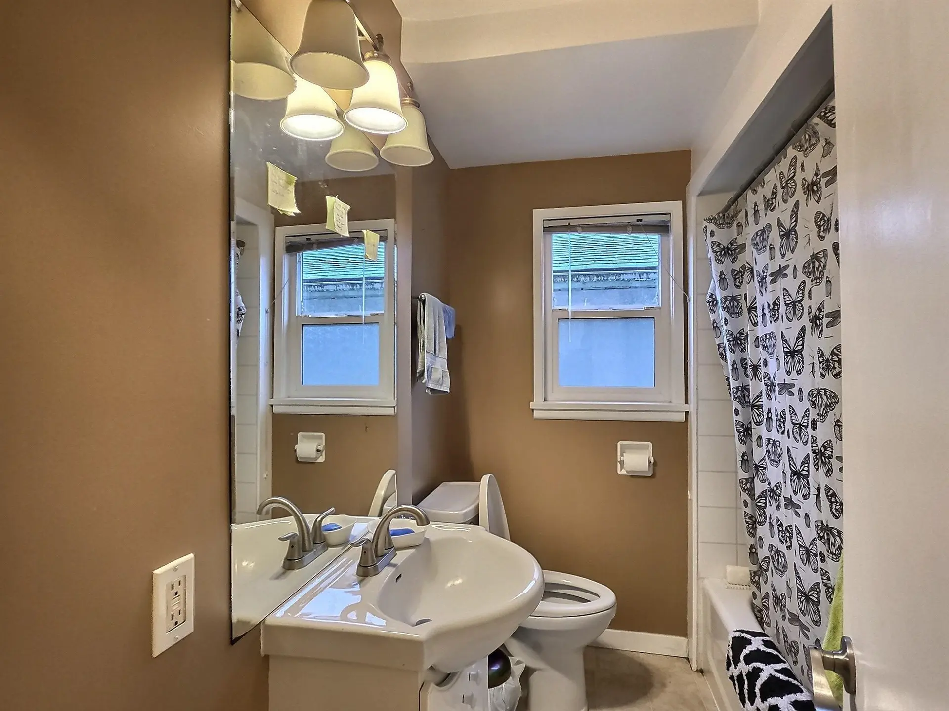 1621 Adanac Street - Image 14