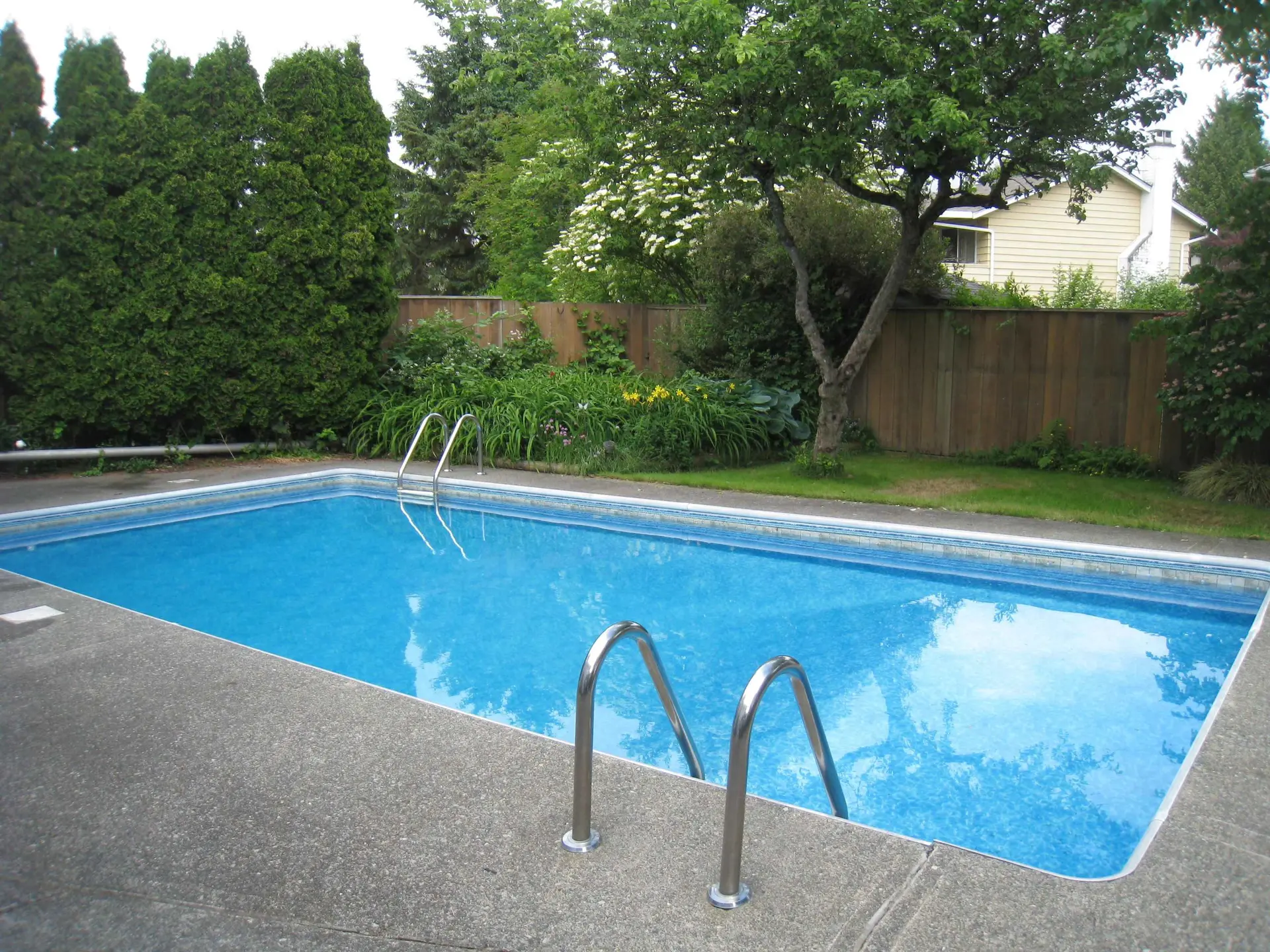6160 Redfern Crescent - Image 9