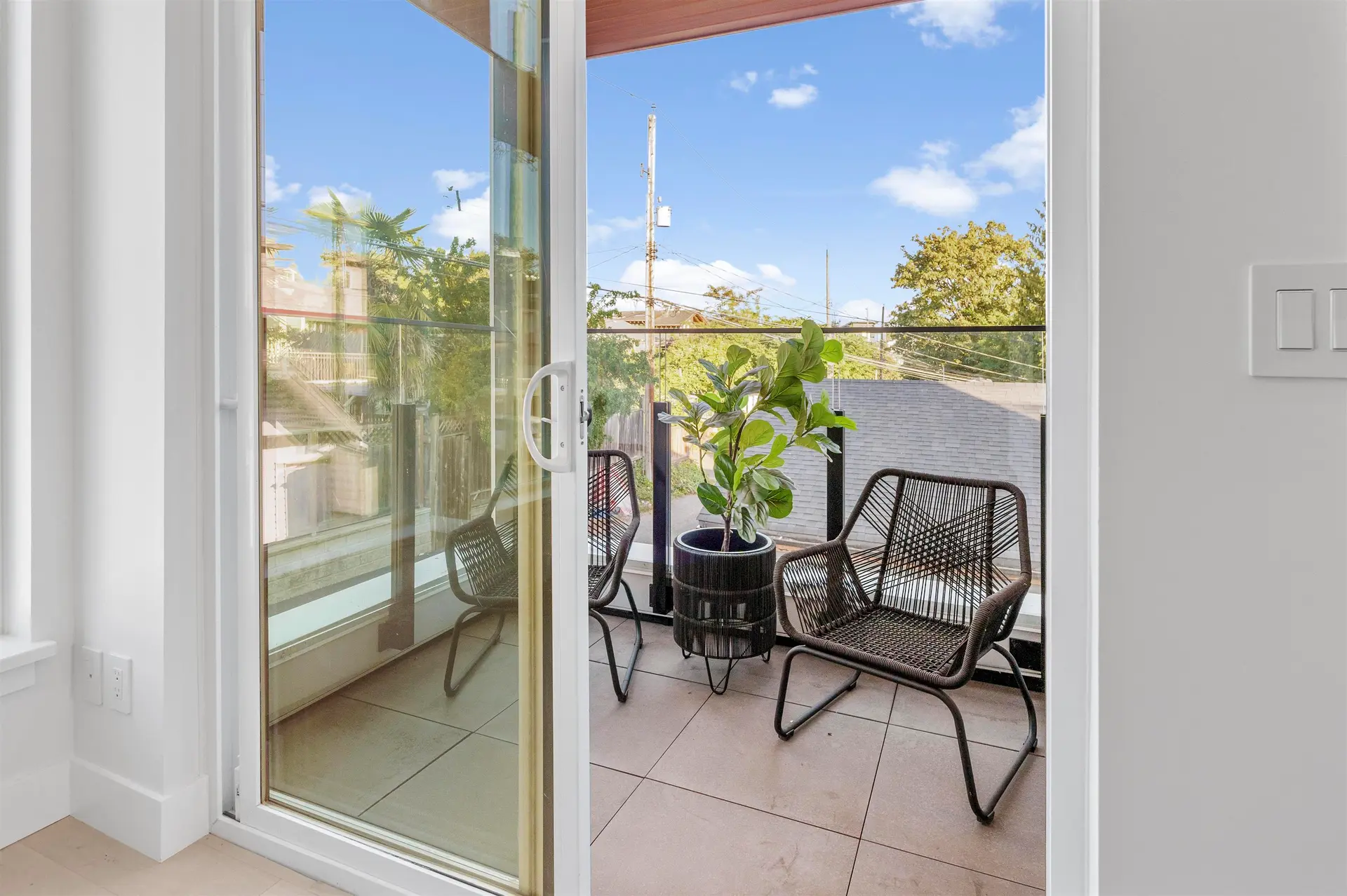 #2 434 E 1st Street - Image 12