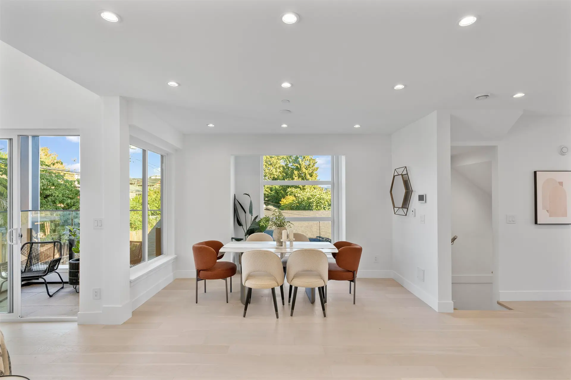 #2 434 E 1st Street - Image 9