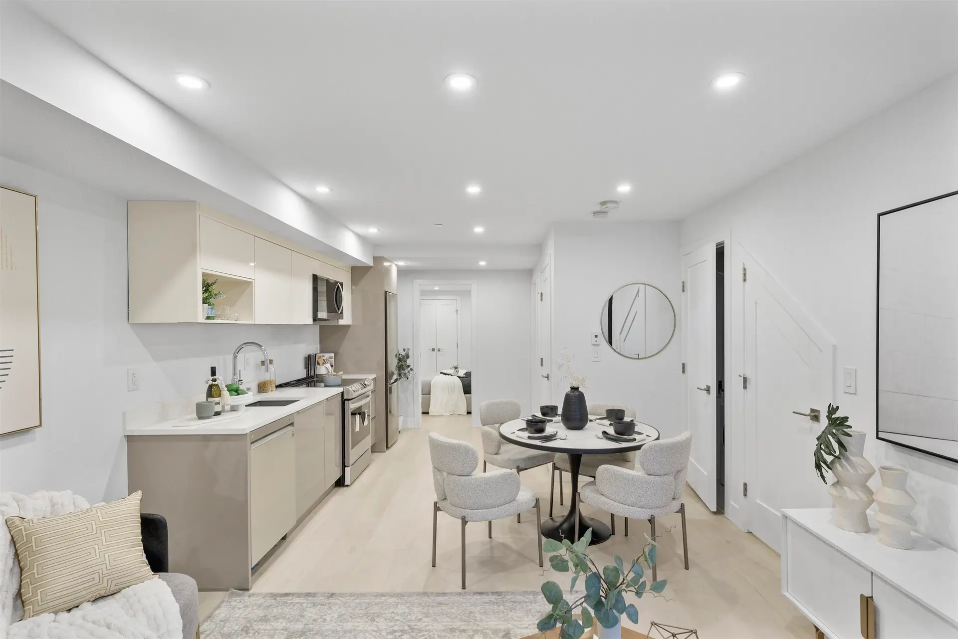 #2 434 E 1st Street - Image 14